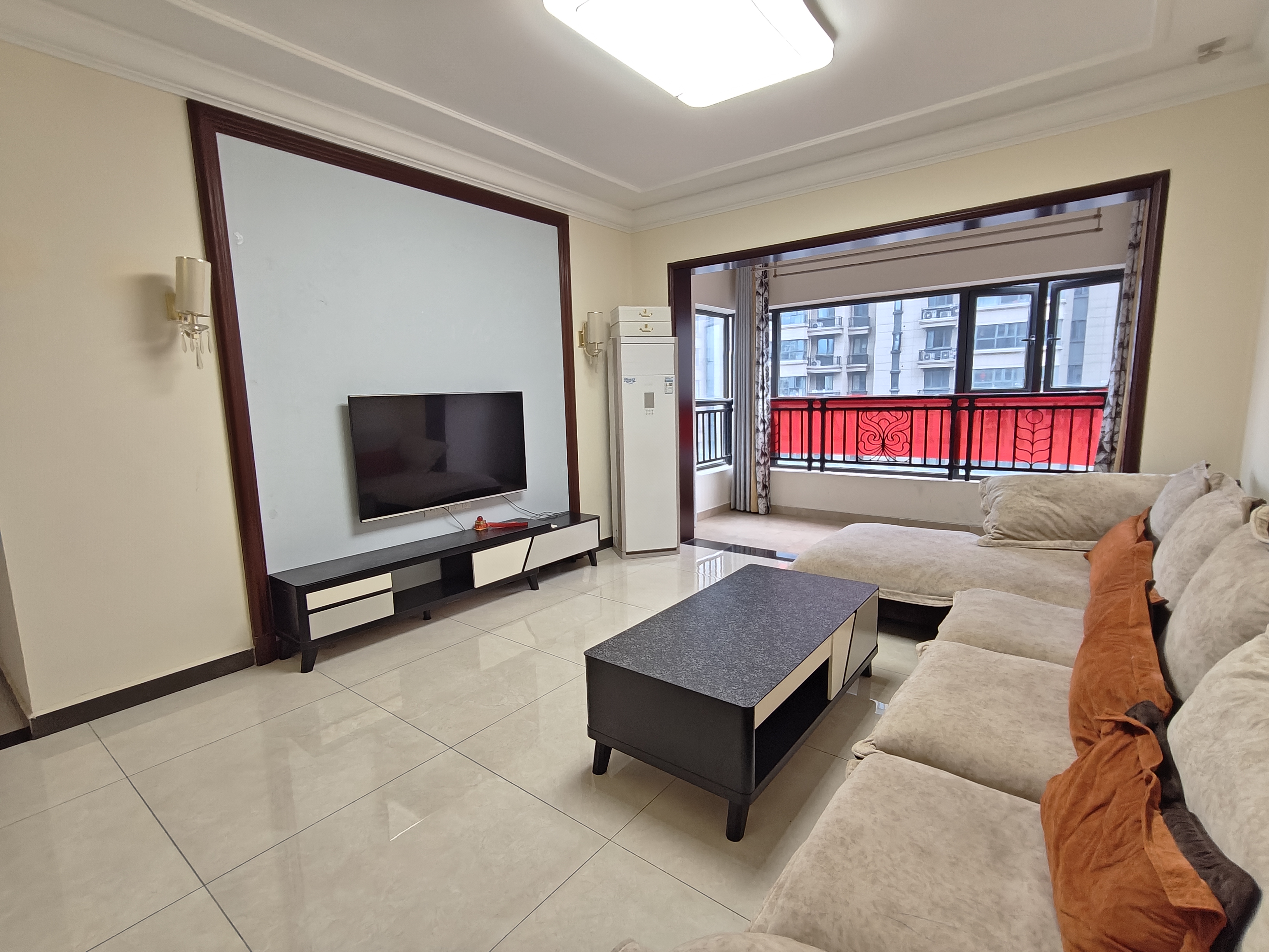 恒大华府 3室2厅2卫 1700.0元/月 恒大华府 3室2厅2卫 1700.0元/月室内图