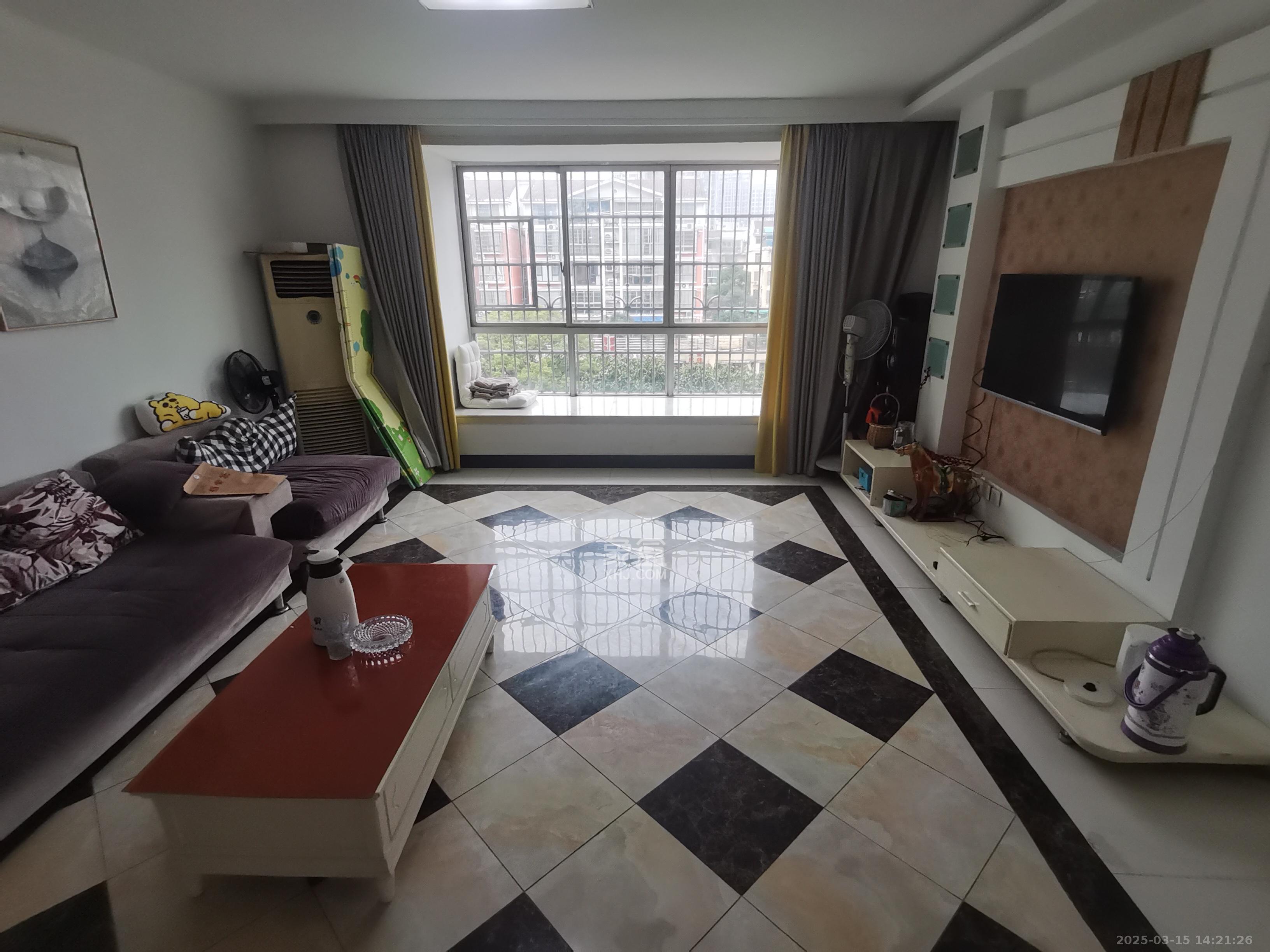 新星小区  3室2厅2卫    1800.0元/月 新星小区  3室2厅2卫    1800.0元/月室内图