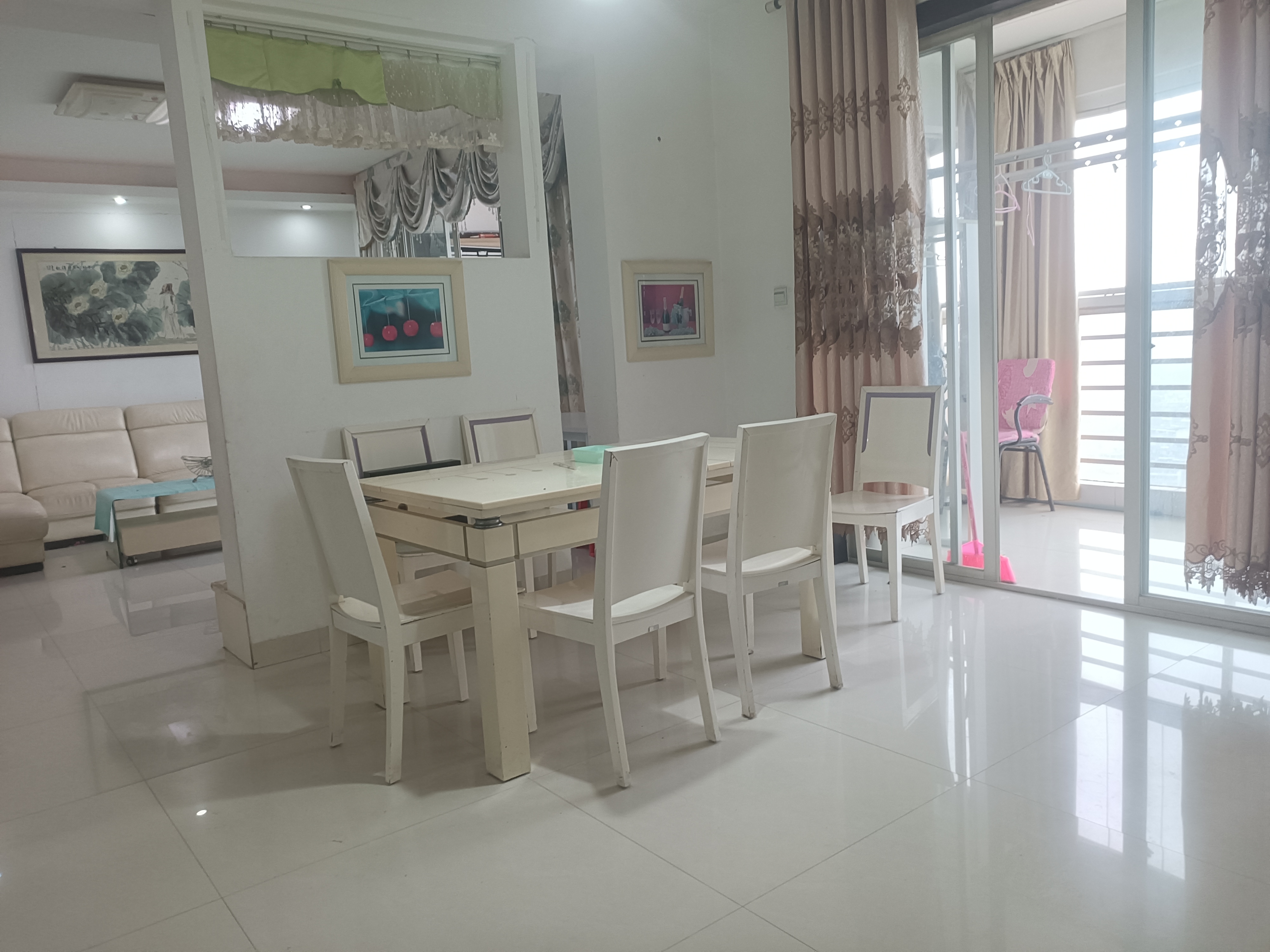 冠城江景 3室2厅1卫 1600.0元/月 冠城江景 3室2厅1卫 1600.0元/月室内图