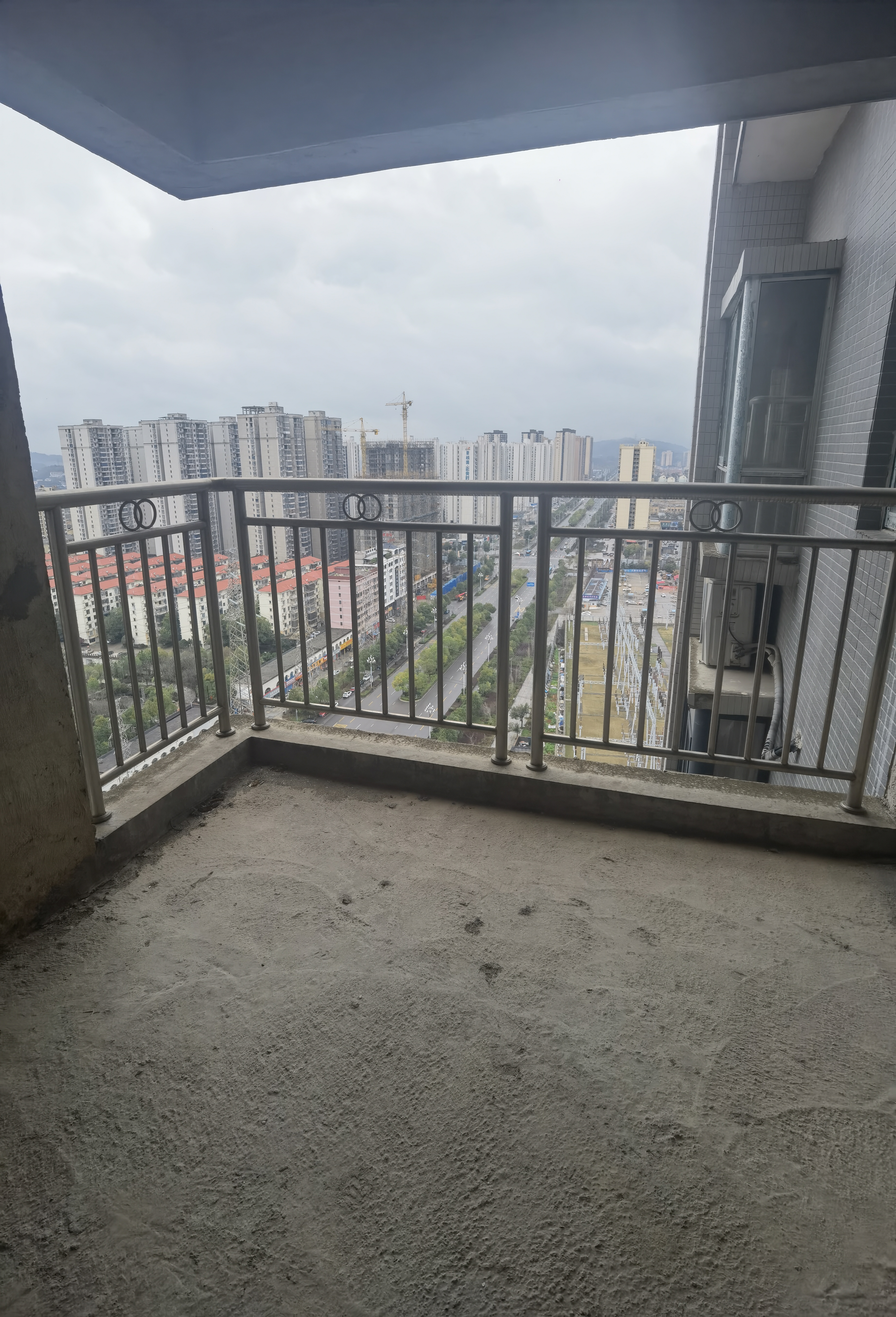 鸿都苑 1室0厅0卫 50.0万 鸿都苑 1室0厅0卫 50.0万客厅