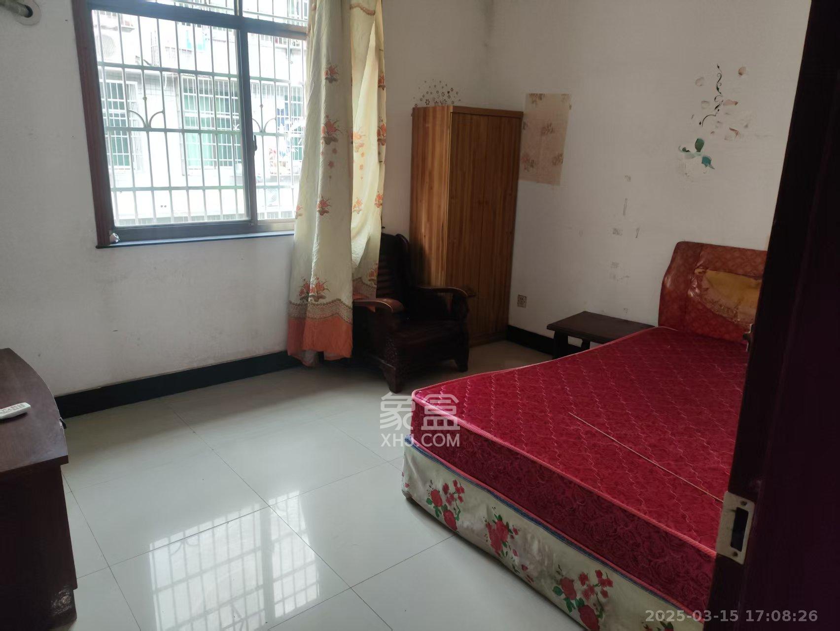 松雅安置小区 3室2厅1卫 1300.0元/月 松雅安置小区 3室2厅1卫 1300.0元/月室内图