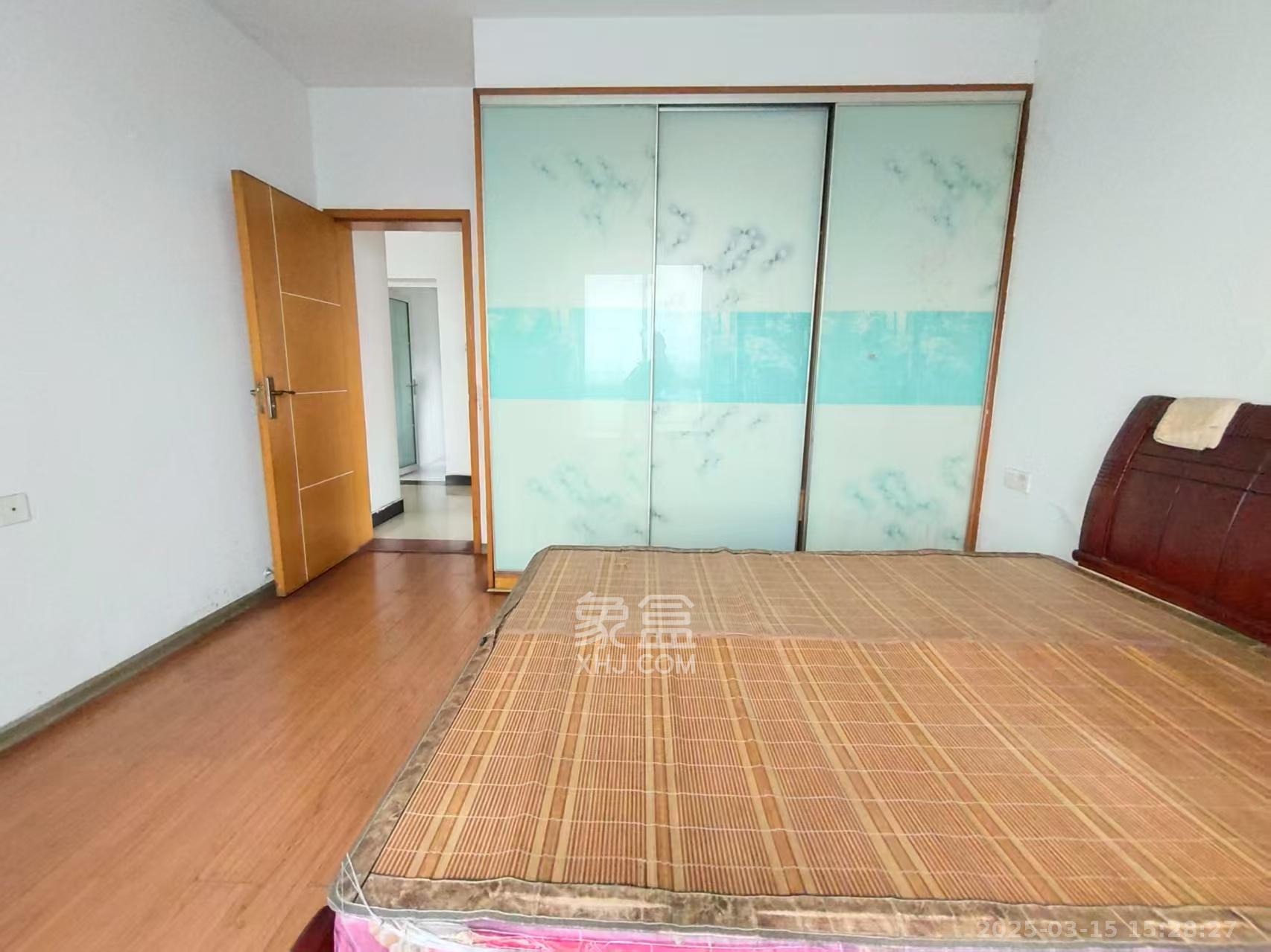 东门壹号家园 2室2厅1卫 2000.0元/月 东门壹号家园 2室2厅1卫 2000.0元/月室内图