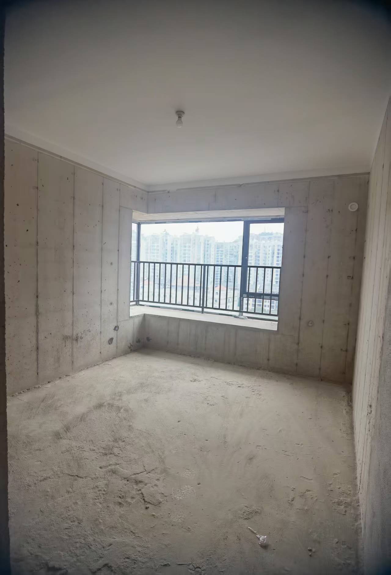 荣盛花语书院  3室2厅2卫   70.00万