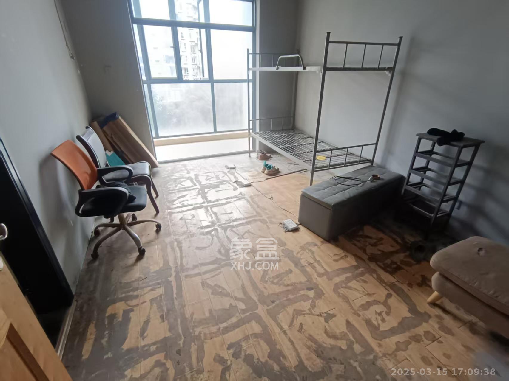 银港水晶城 4室2厅3卫 3500.0元/月 银港水晶城 4室2厅3卫 3500.0元/月室内图