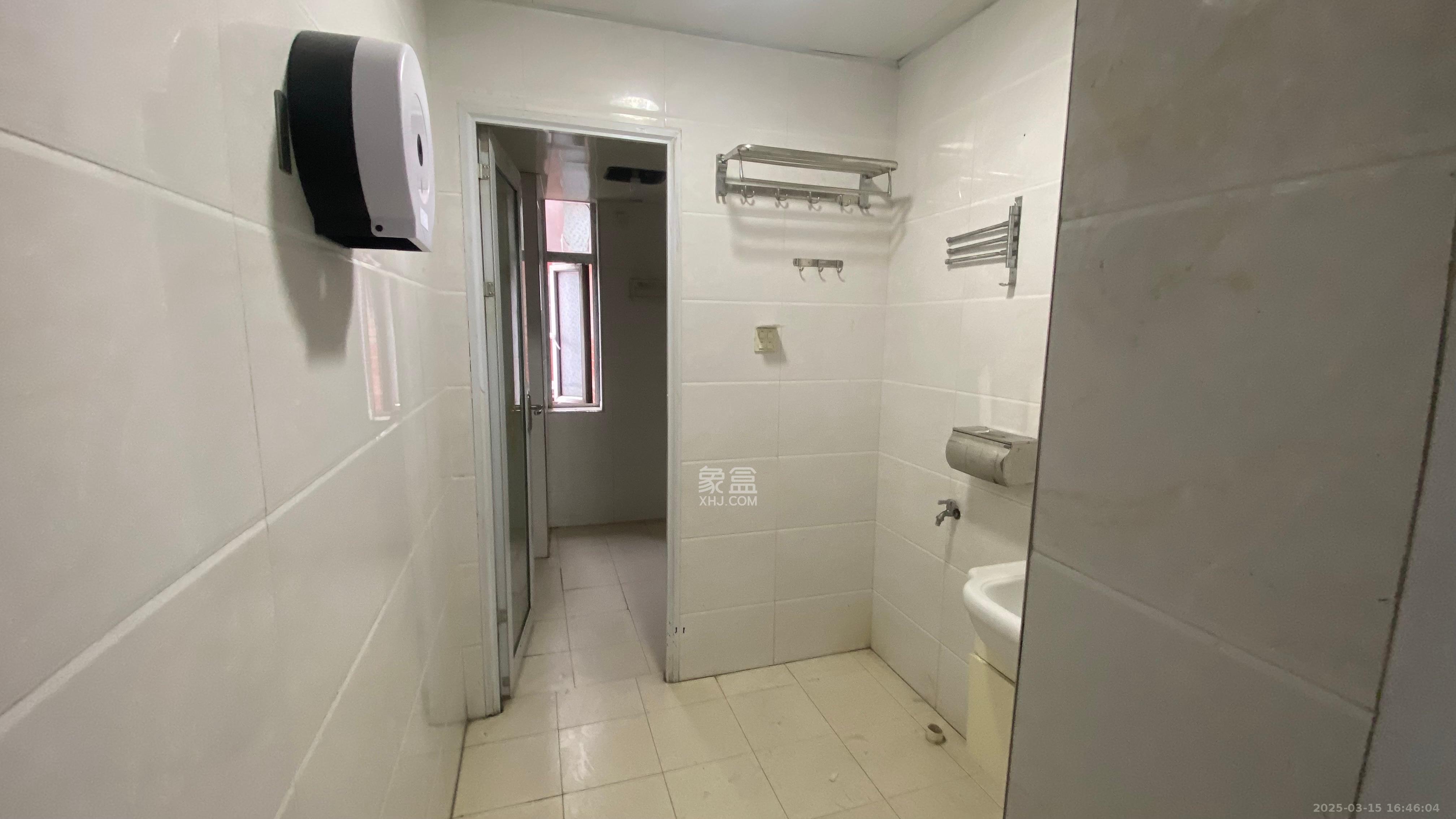 至雅大厦 4室2厅2卫 4500.0元/月 至雅大厦 4室2厅2卫 4500.0元/月室内图