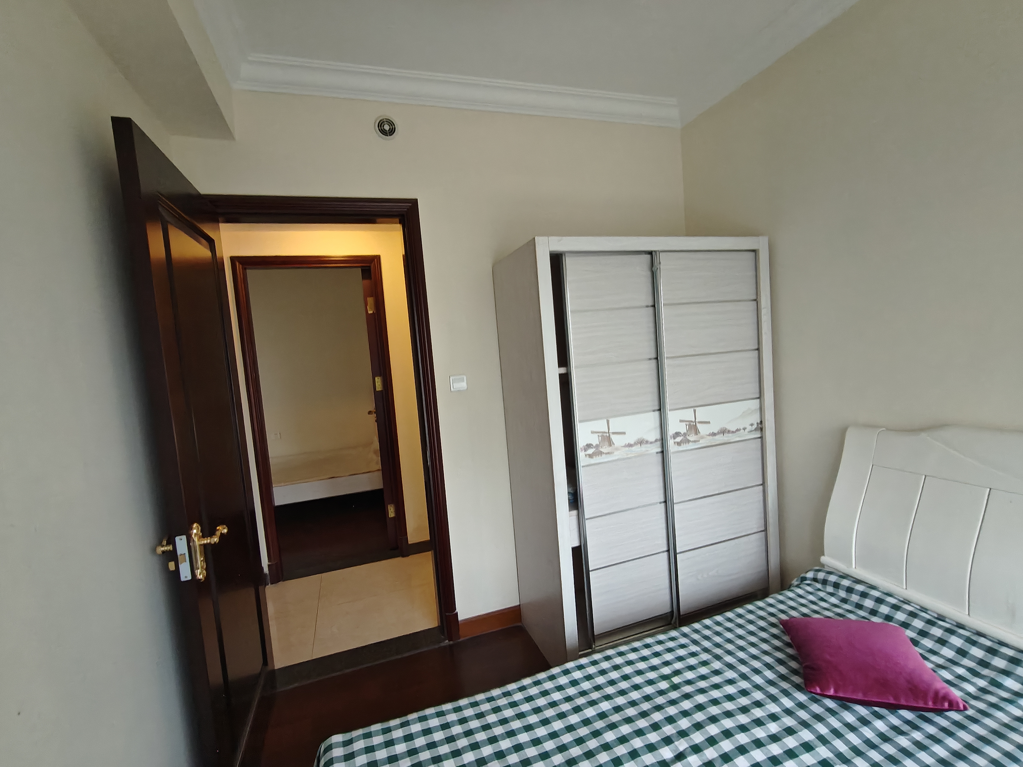 恒大华府 3室1厅1卫 1600.0元/月 恒大华府 3室1厅1卫 1600.0元/月室内图