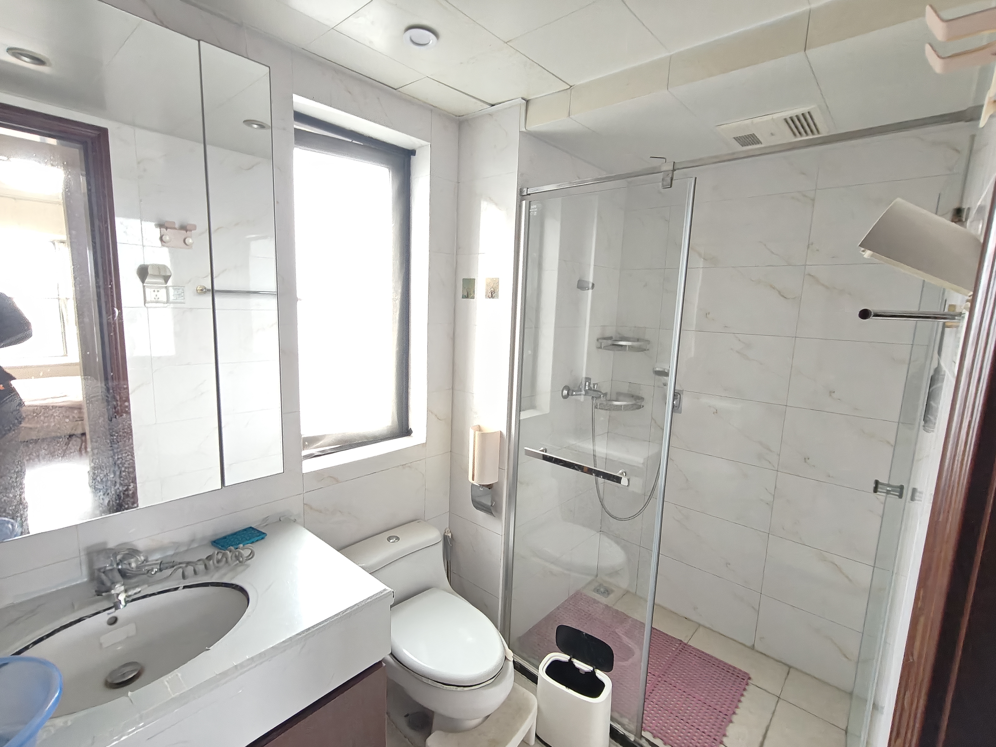 恒大华府 3室2厅2卫 1600.0元/月 恒大华府 3室2厅2卫 1600.0元/月室内图