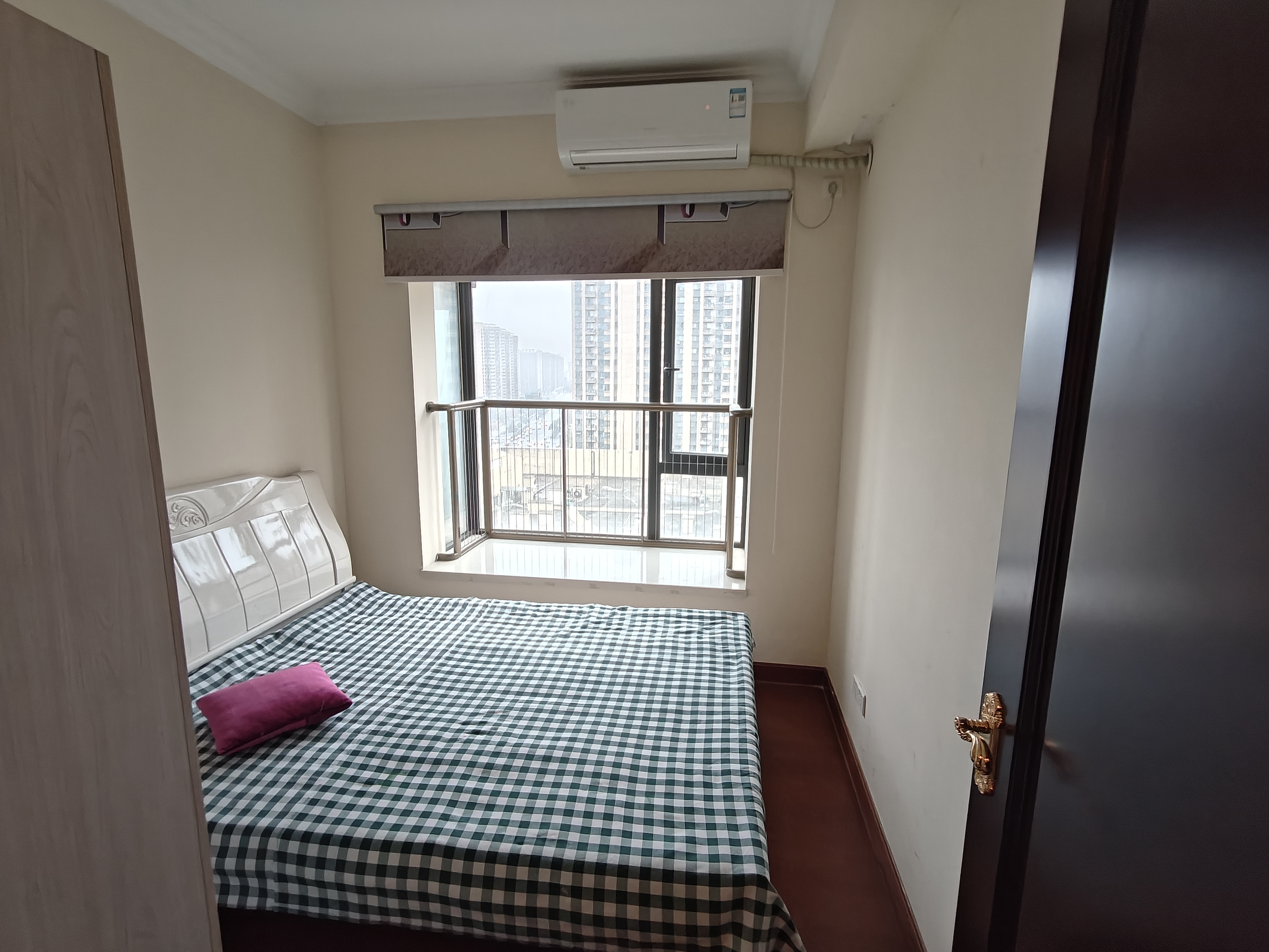 恒大华府 3室1厅1卫 1600.0元/月 恒大华府 3室1厅1卫 1600.0元/月室内图