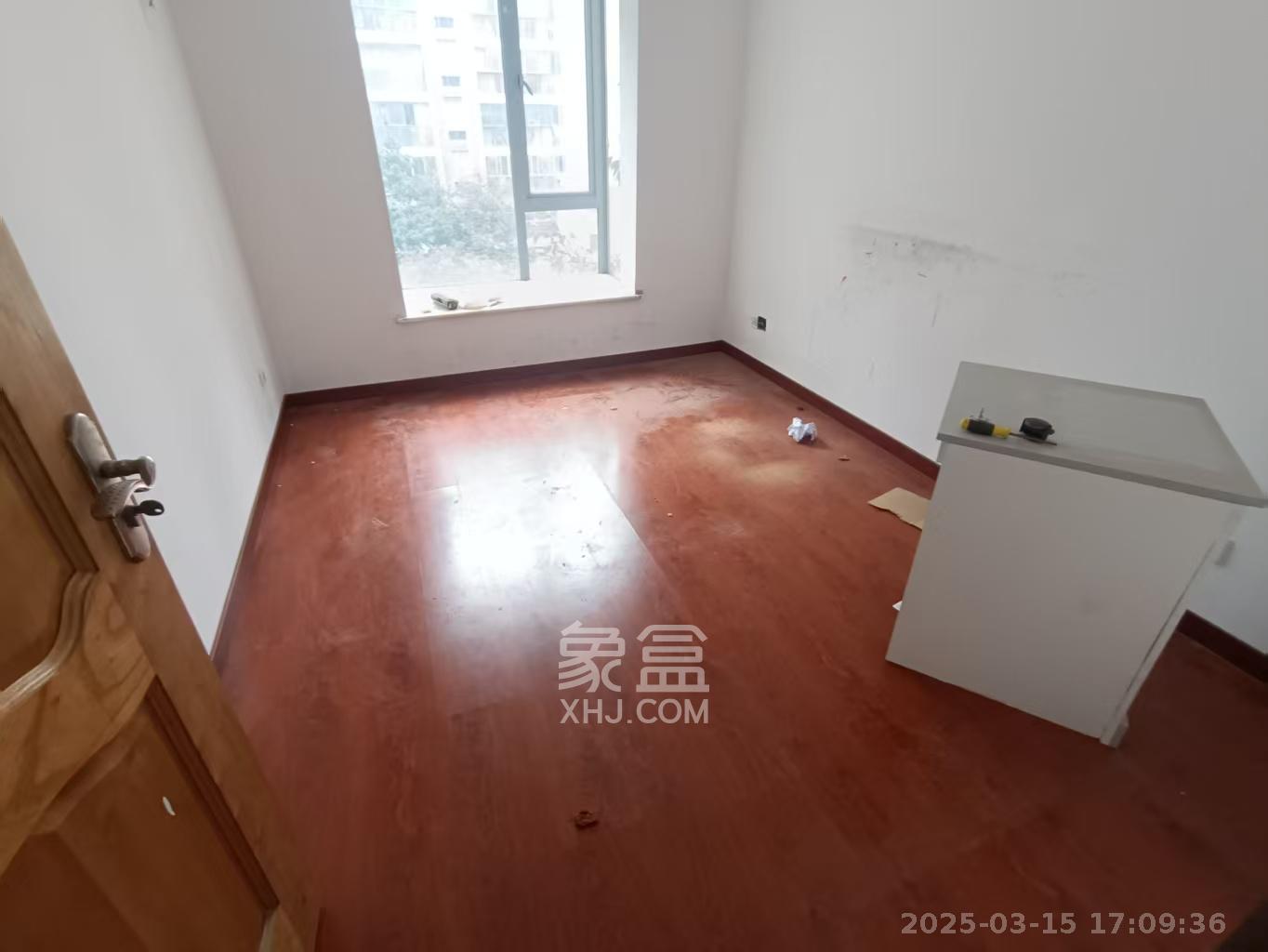 银港水晶城 4室2厅3卫 3500.0元/月 银港水晶城 4室2厅3卫 3500.0元/月室内图