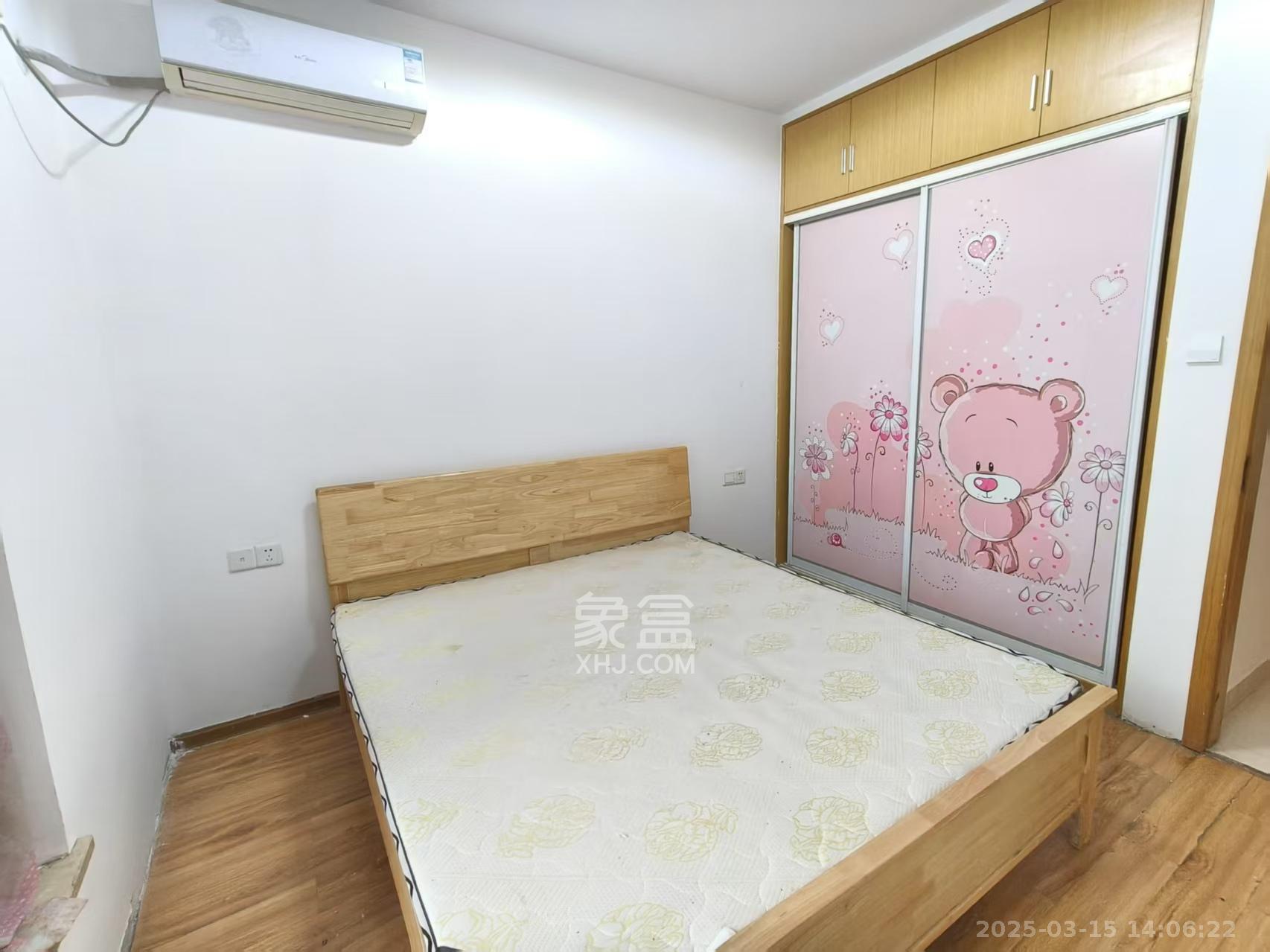 星城映象  3室2厅1卫   2300.00元/月室内图