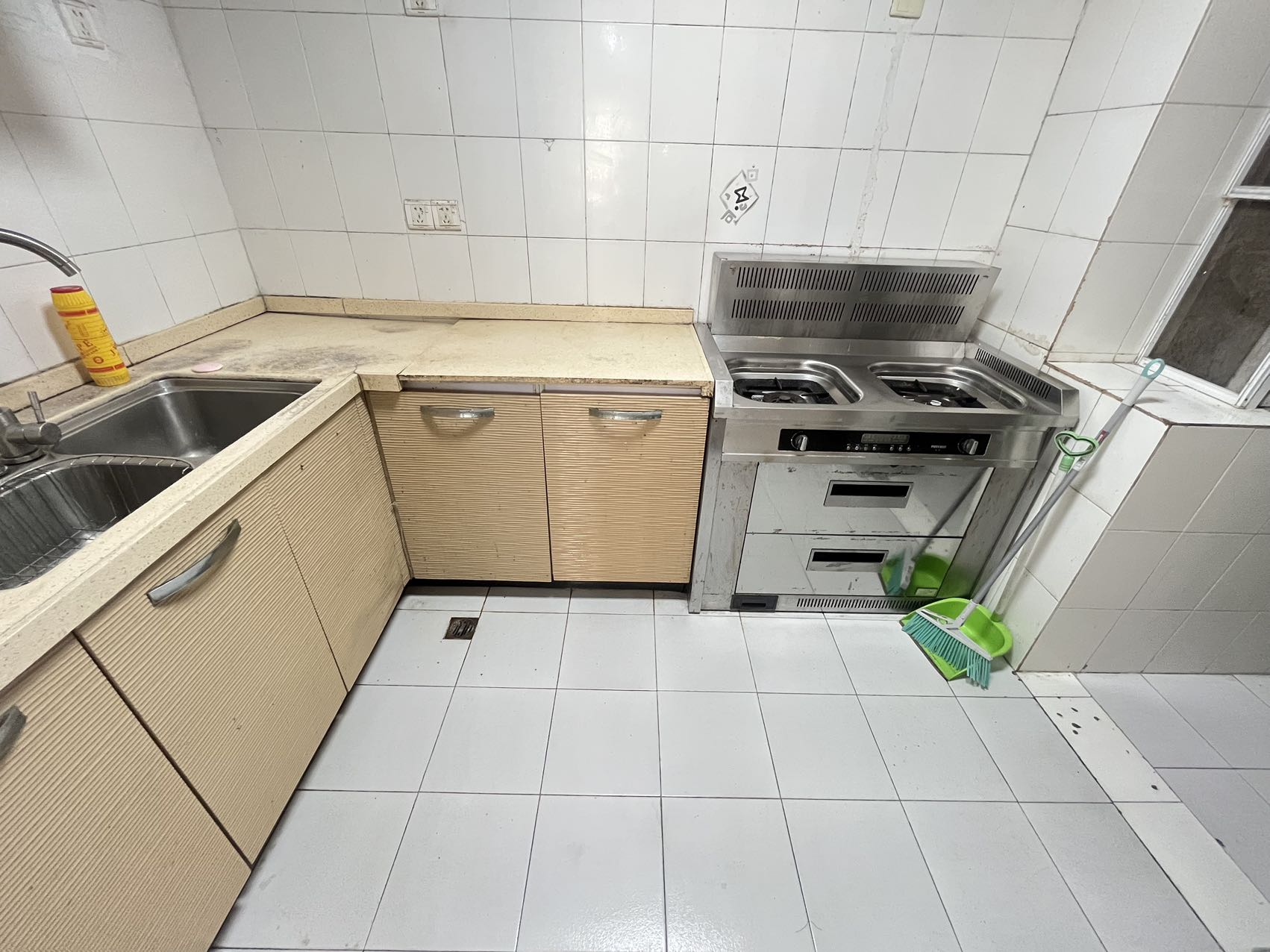 置地花园 4室2厅1卫 180.0万 置地花园 4室2厅1卫 180.0万室内图