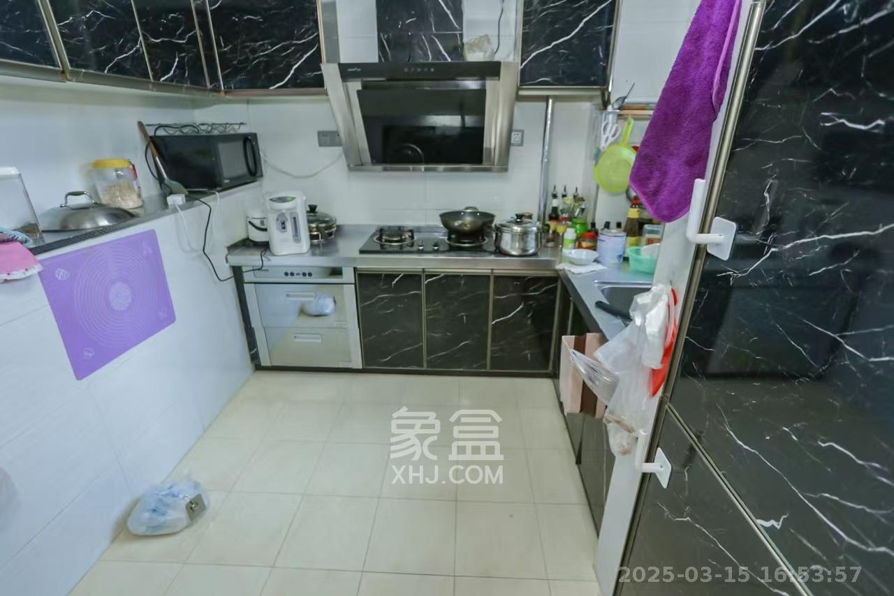 莱茵城 3室2厅1卫 2200.0元/月 莱茵城 3室2厅1卫 2200.0元/月室内图