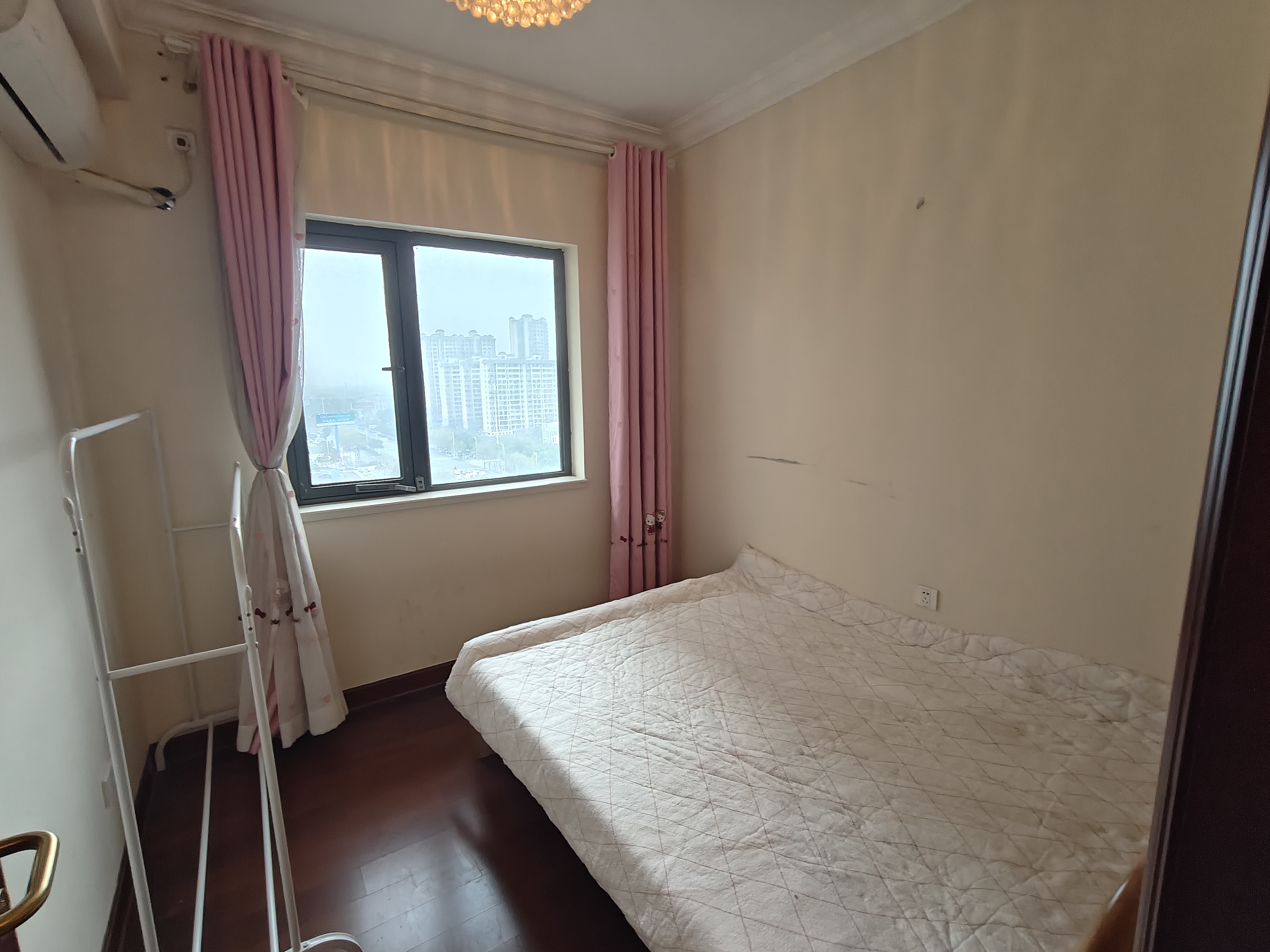 恒大华府 3室2厅1卫 1500.0元/月 恒大华府 3室2厅1卫 1500.0元/月室内图