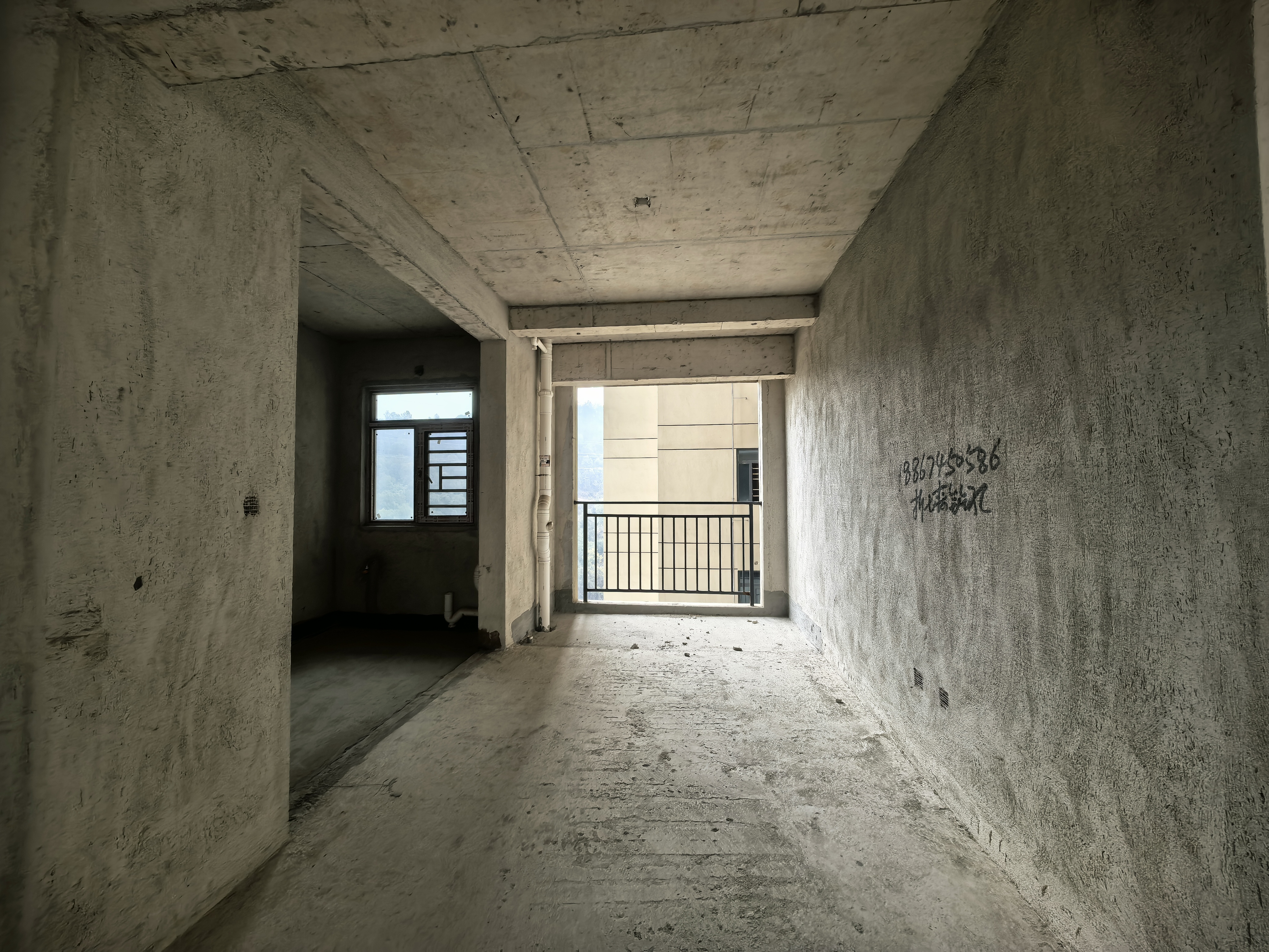 徐福桃花源 4室2厅2卫 87.8万 徐福桃花源 4室2厅2卫 87.8万客厅