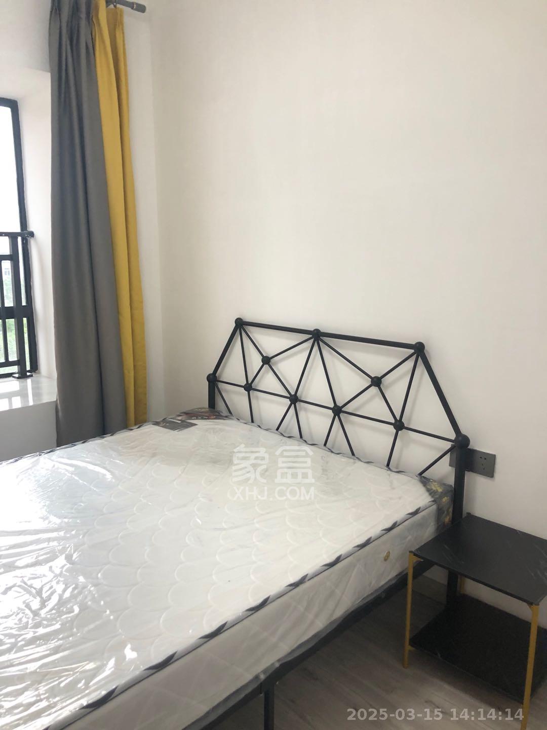 振业城三期  4室2厅2卫   3200.00元/月室内图