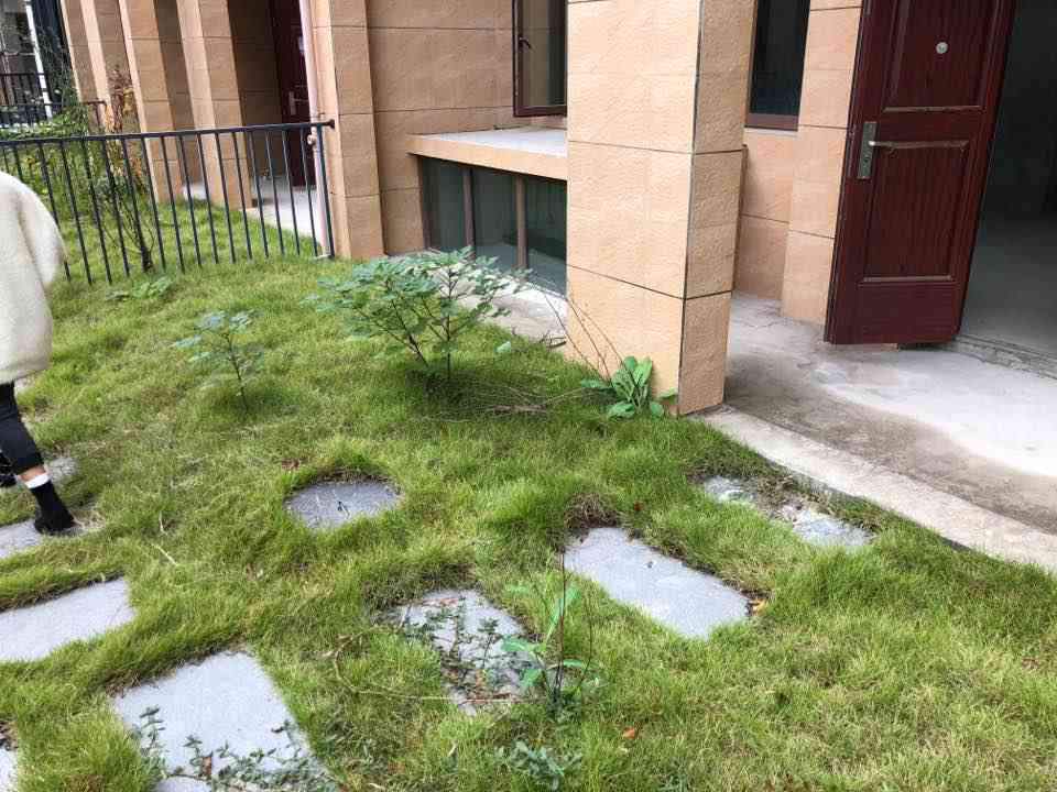 中天鹭鸶湾一期 5室2厅2卫 280.00万 中天鹭鸶湾一期 5室2厅2卫 280.00万客厅