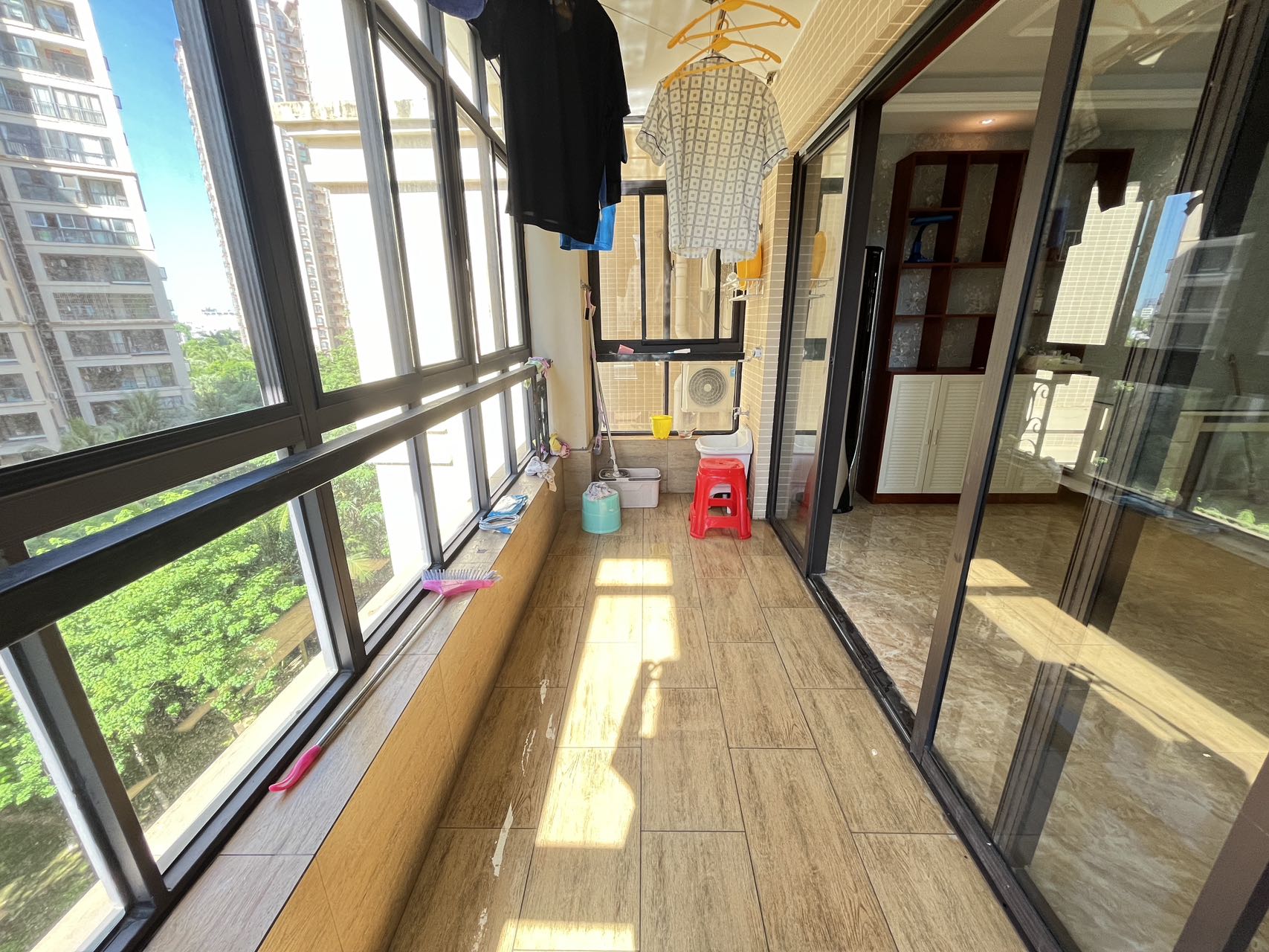 滨江帝景二期(三期) 4室2厅2卫 3800.0元/月 滨江帝景二期(三期) 4室2厅2卫 3800.0元/月室内图