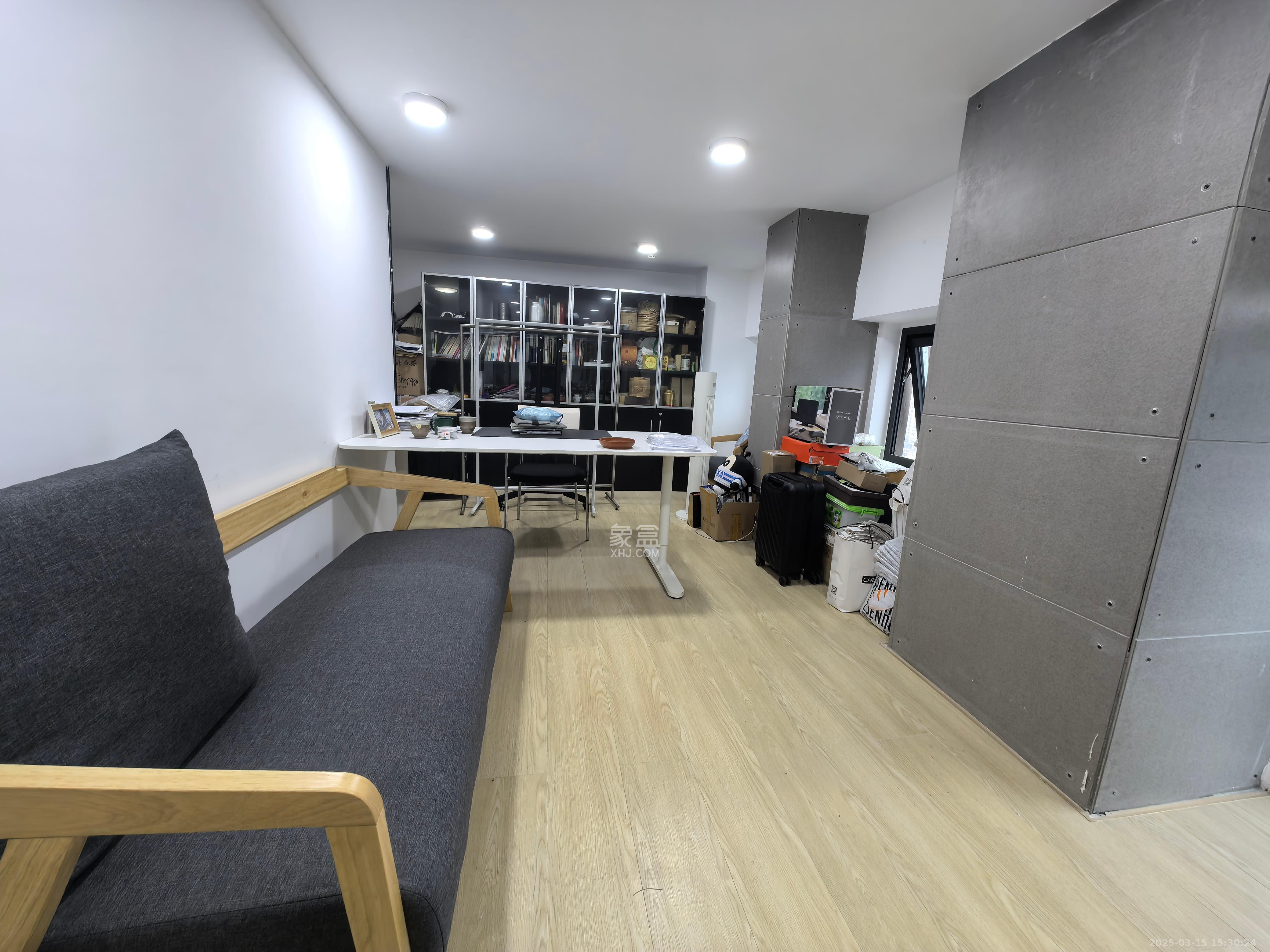 龙湖新壹城  1室1厅1卫   3200.00元/月室内图
