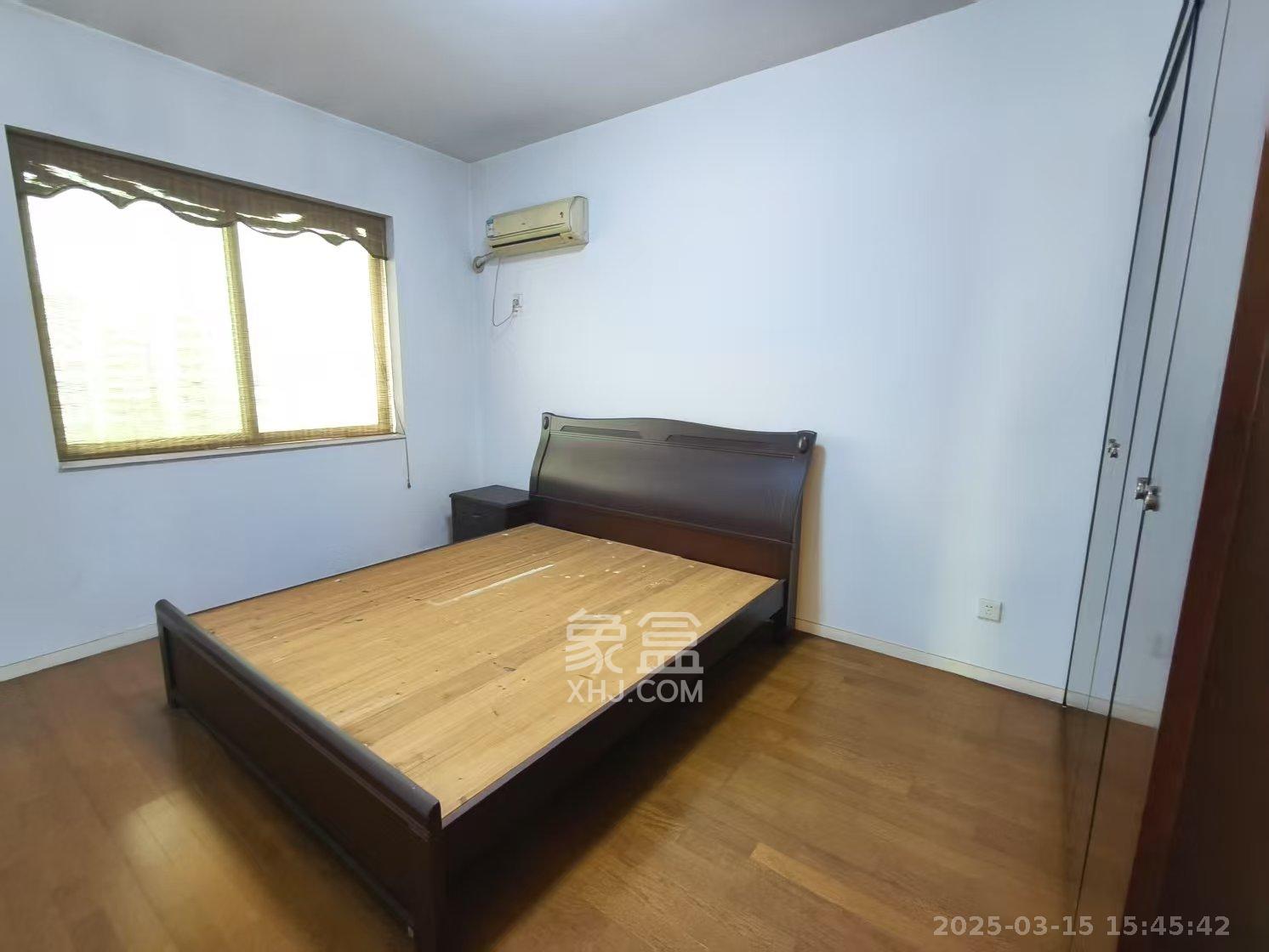 阳光100一期、四五期 4室2厅1卫 3200.0元/月 阳光100一期、四五期 4室2厅1卫 3200.0元/月室内图