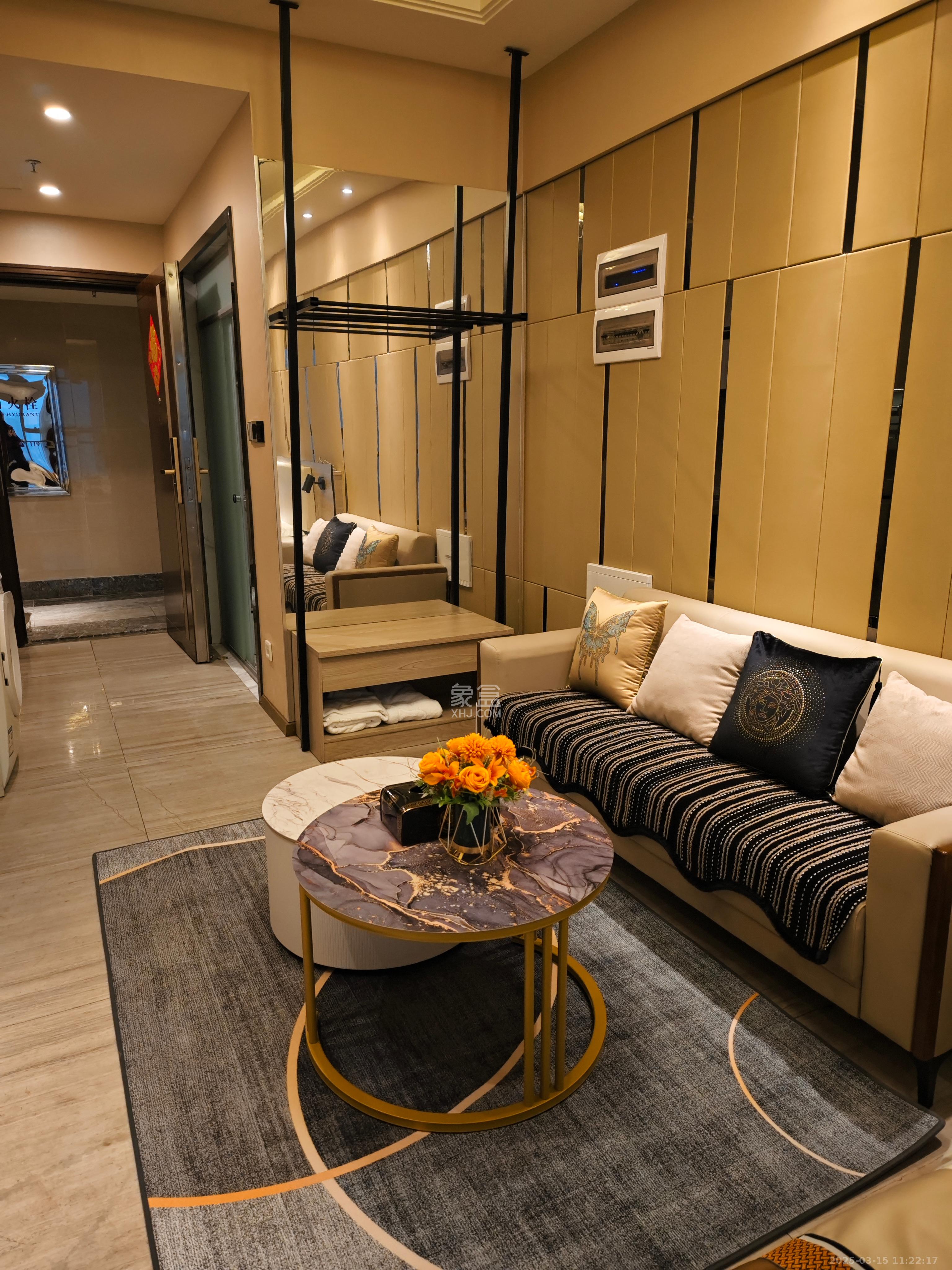 恒大誉府(融誉商业中心) 1室1厅1卫 2000.0元/月 恒大誉府(融誉商业中心) 1室1厅1卫 2000.0元/月室内图