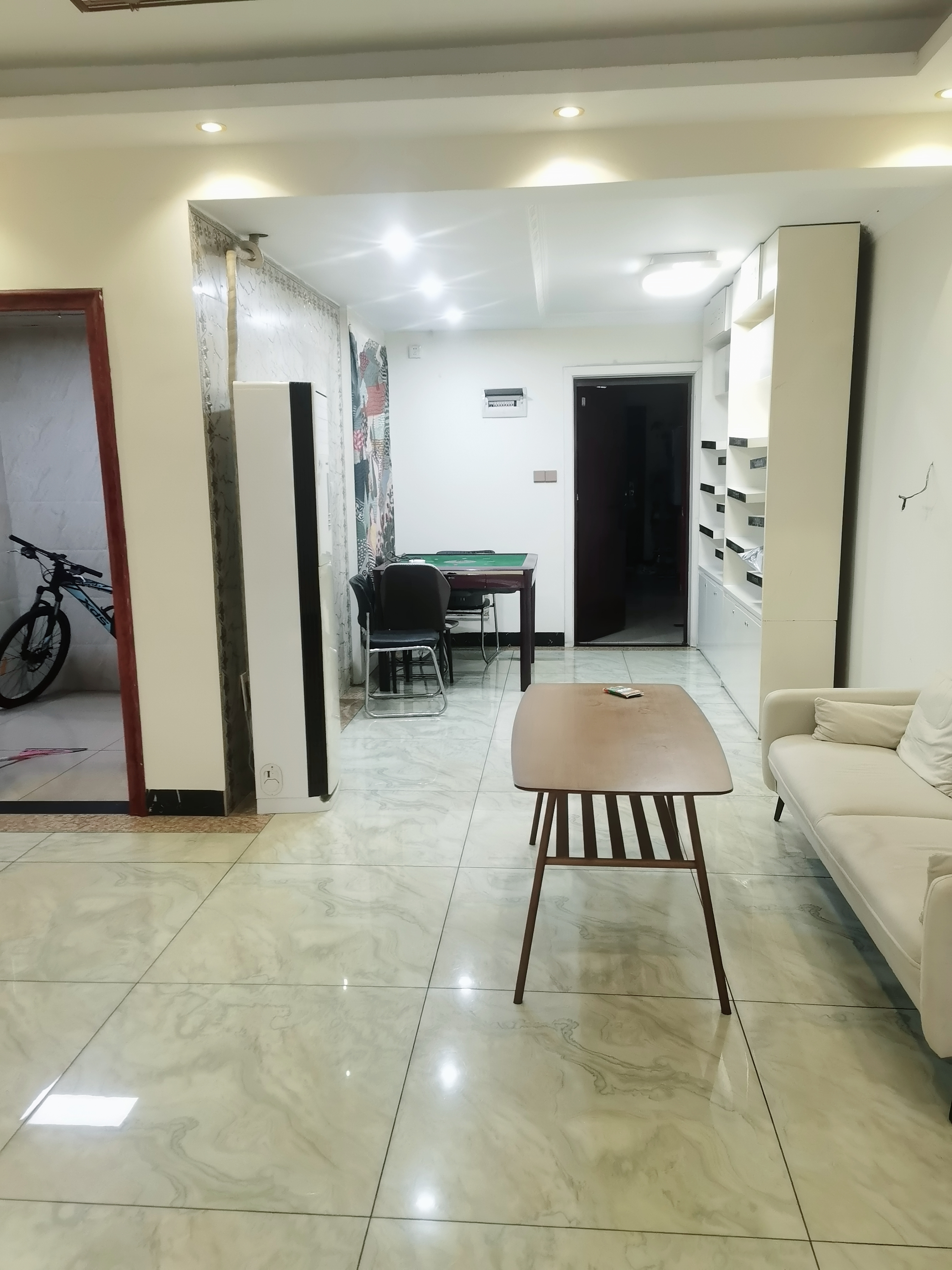 益秀园 4室2厅2卫 1800.0元/月 益秀园 4室2厅2卫 1800.0元/月室内图