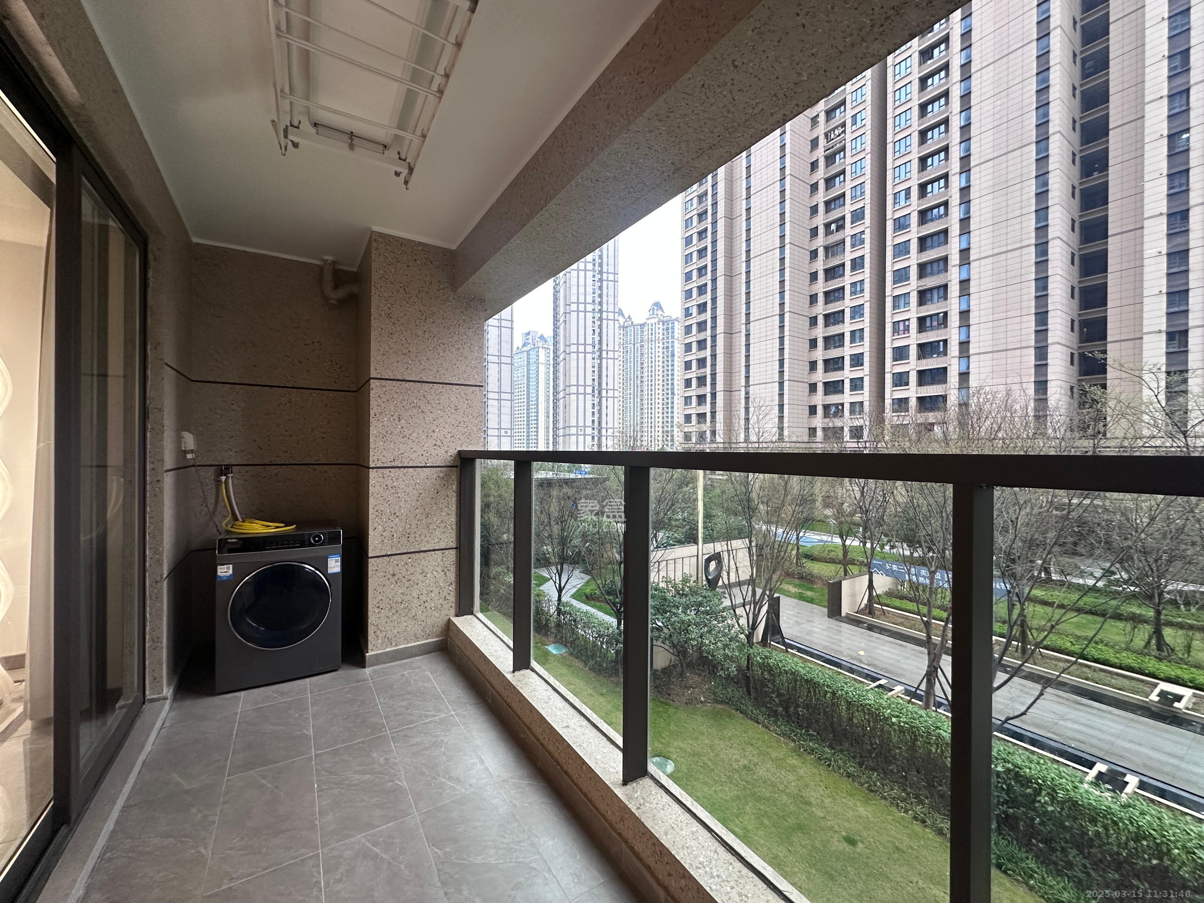 龙湖铂金中心(龙湖春江郦城)  1室0厅0卫    5280.0元/月 龙湖铂金中心(龙湖春江郦城)  1室0厅0卫    5280.0元/月室内图