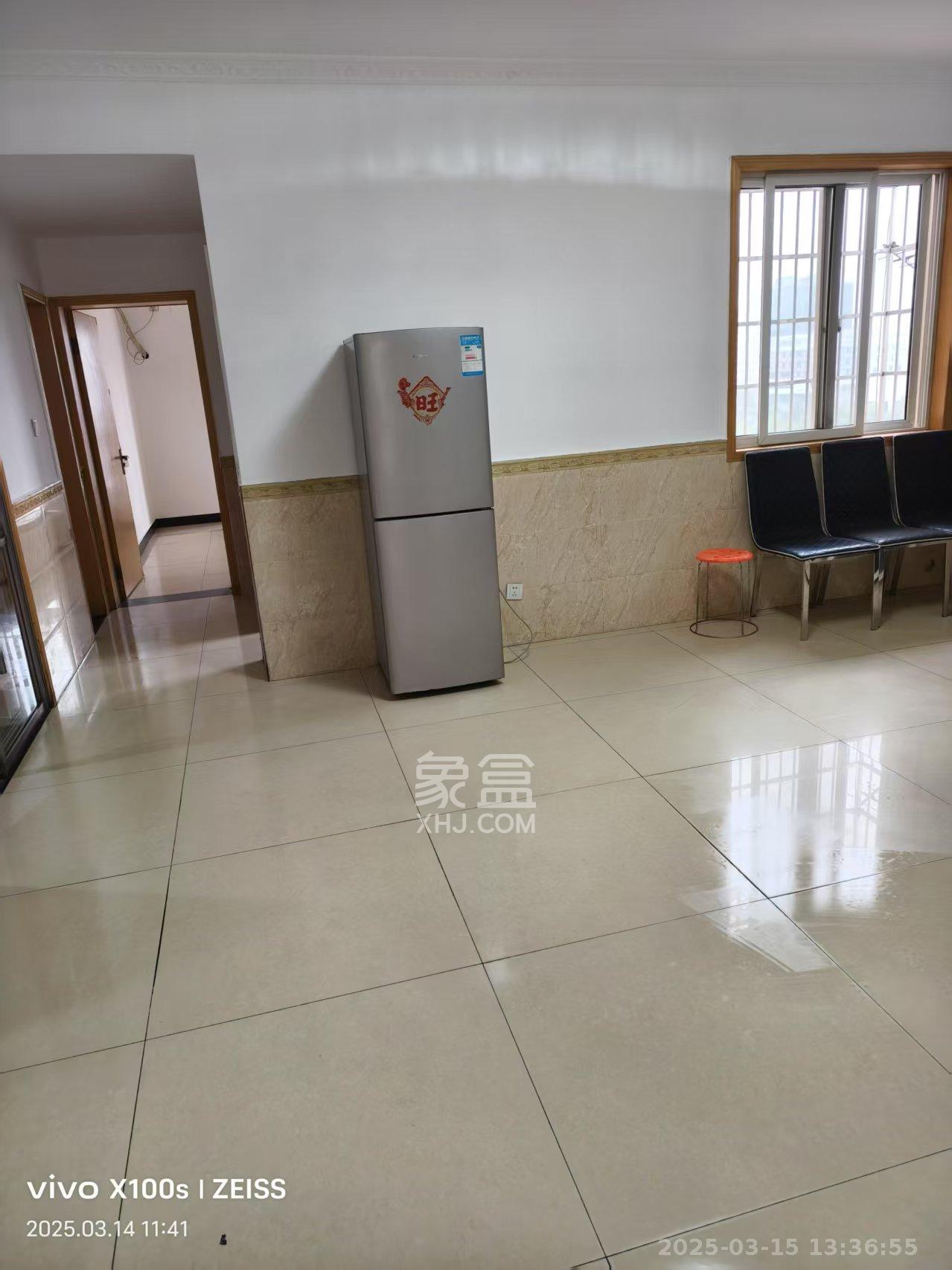 和馨园 4室2厅1卫 2600.0元/月 和馨园 4室2厅1卫 2600.0元/月室内图