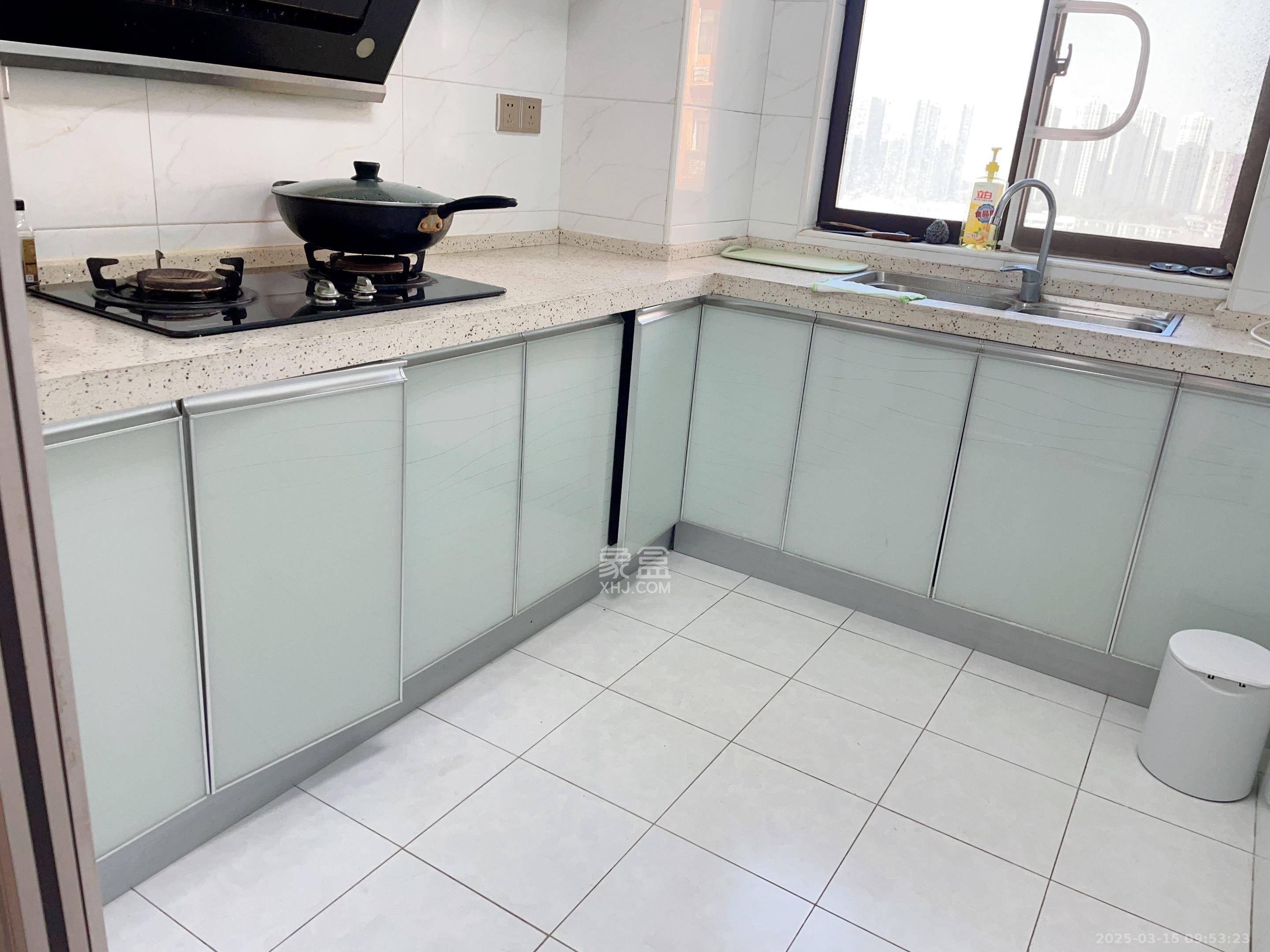 德润小区(丰升德润小区) 2室2厅1卫 2500.0元/月 德润小区(丰升德润小区) 2室2厅1卫 2500.0元/月室内图