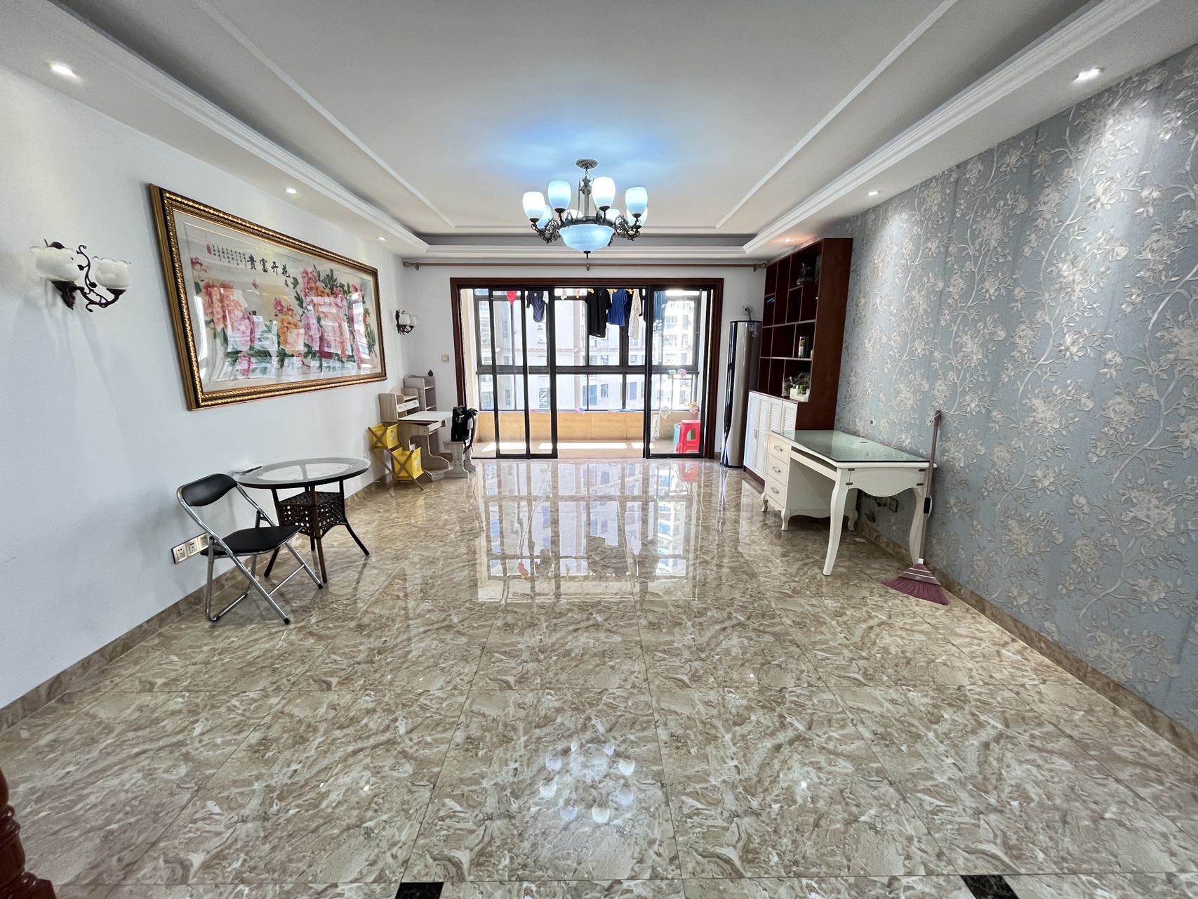 滨江帝景二期(三期) 4室2厅2卫 3800.0元/月 滨江帝景二期(三期) 4室2厅2卫 3800.0元/月室内图