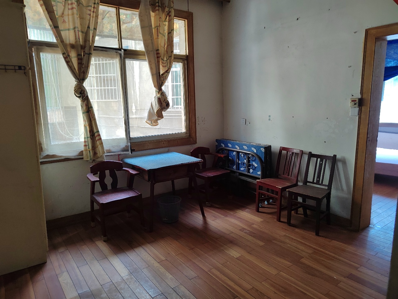 全丰小区 3室2厅1卫 600.0元/月 全丰小区 3室2厅1卫 600.0元/月室内图