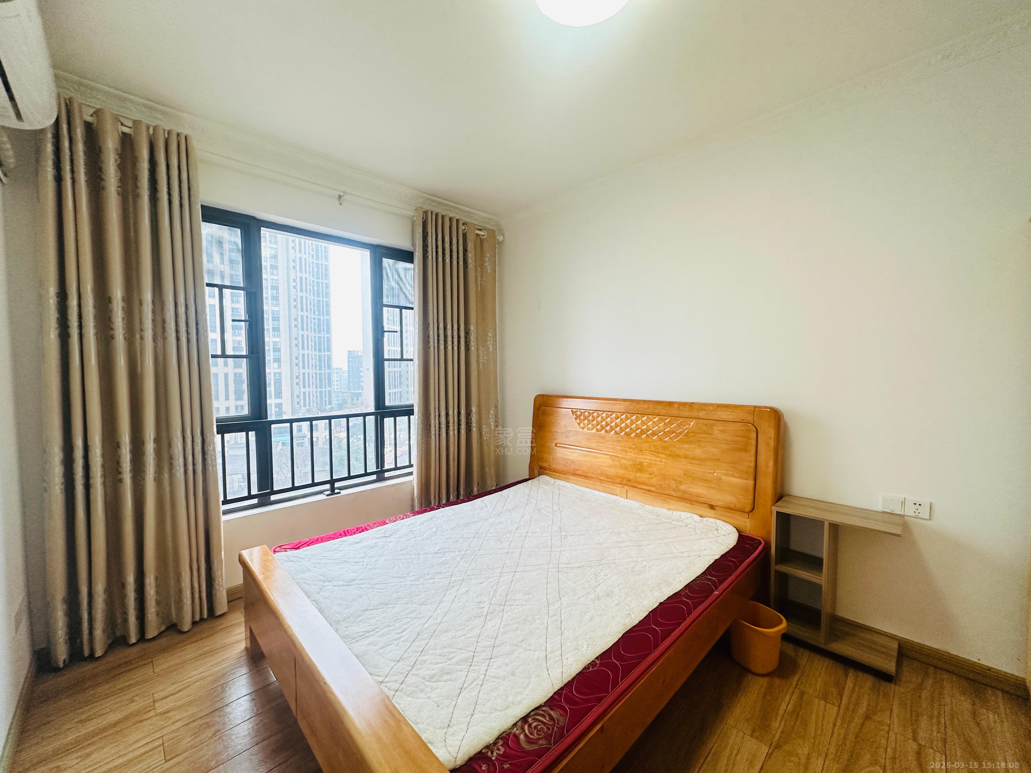 中泰财富湘江 3室2厅1卫 2300.0元/月 中泰财富湘江 3室2厅1卫 2300.0元/月室内图