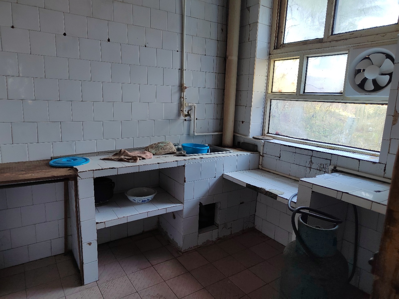 全丰小区 3室2厅1卫 600.0元/月 全丰小区 3室2厅1卫 600.0元/月室内图