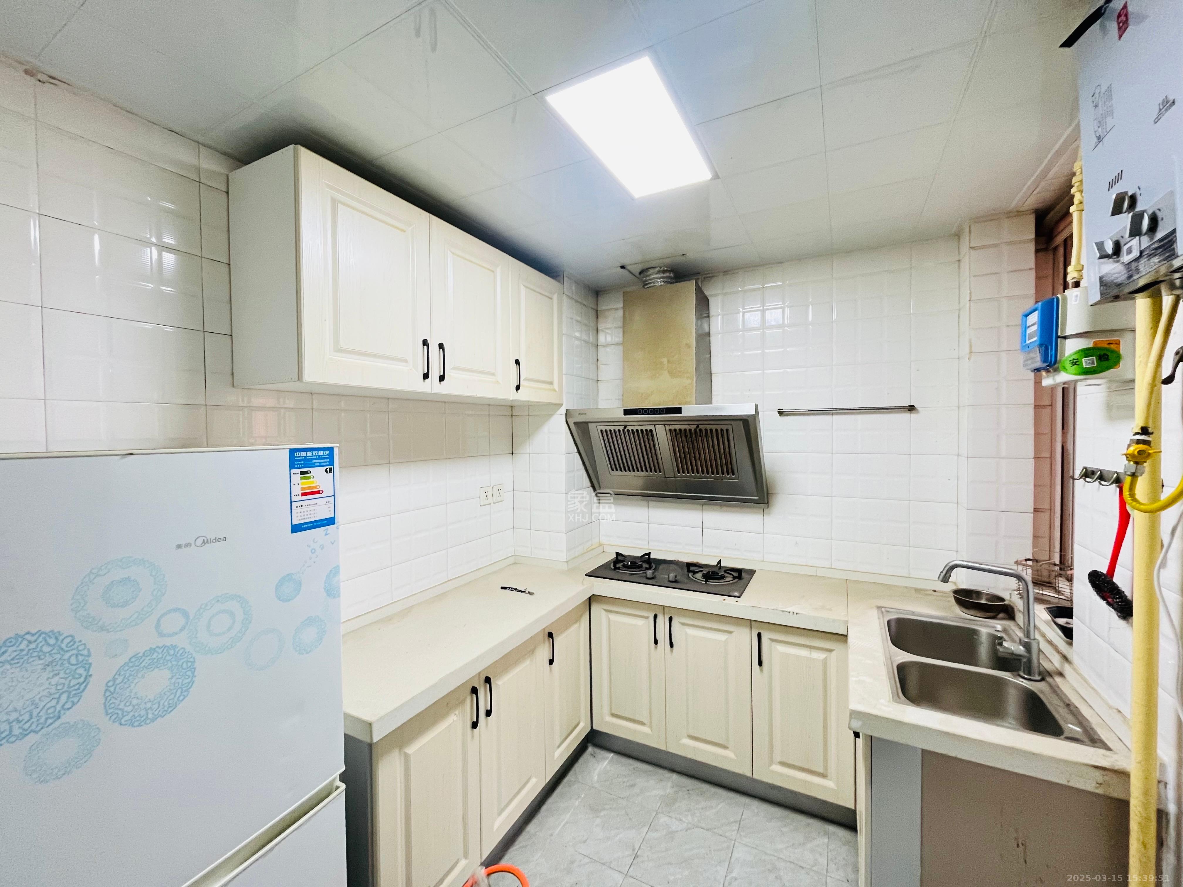 森宇佳园 3室2厅1卫 3200.0元/月 森宇佳园 3室2厅1卫 3200.0元/月室内图