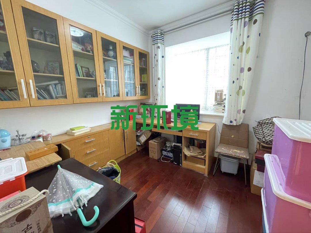 华宇新村  3室2厅1卫   58.00万客厅