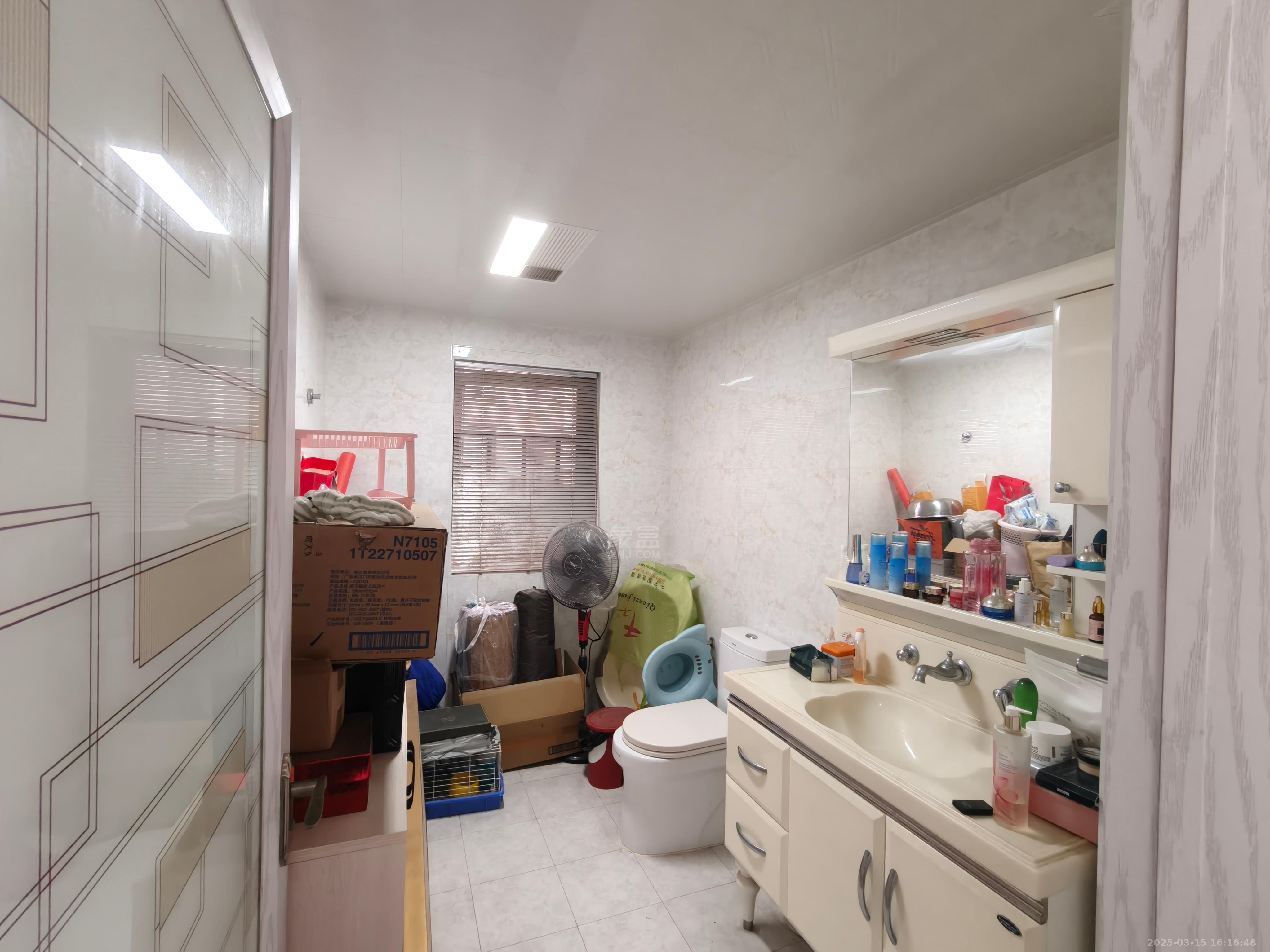 中建御山和苑 3室1厅2卫 2500.0元/月 中建御山和苑 3室1厅2卫 2500.0元/月室内图