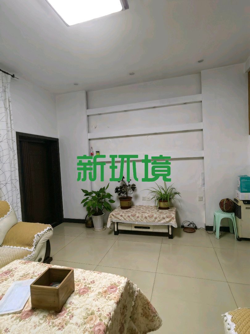 广茂园一期  5室2厅3卫   89.00万客厅