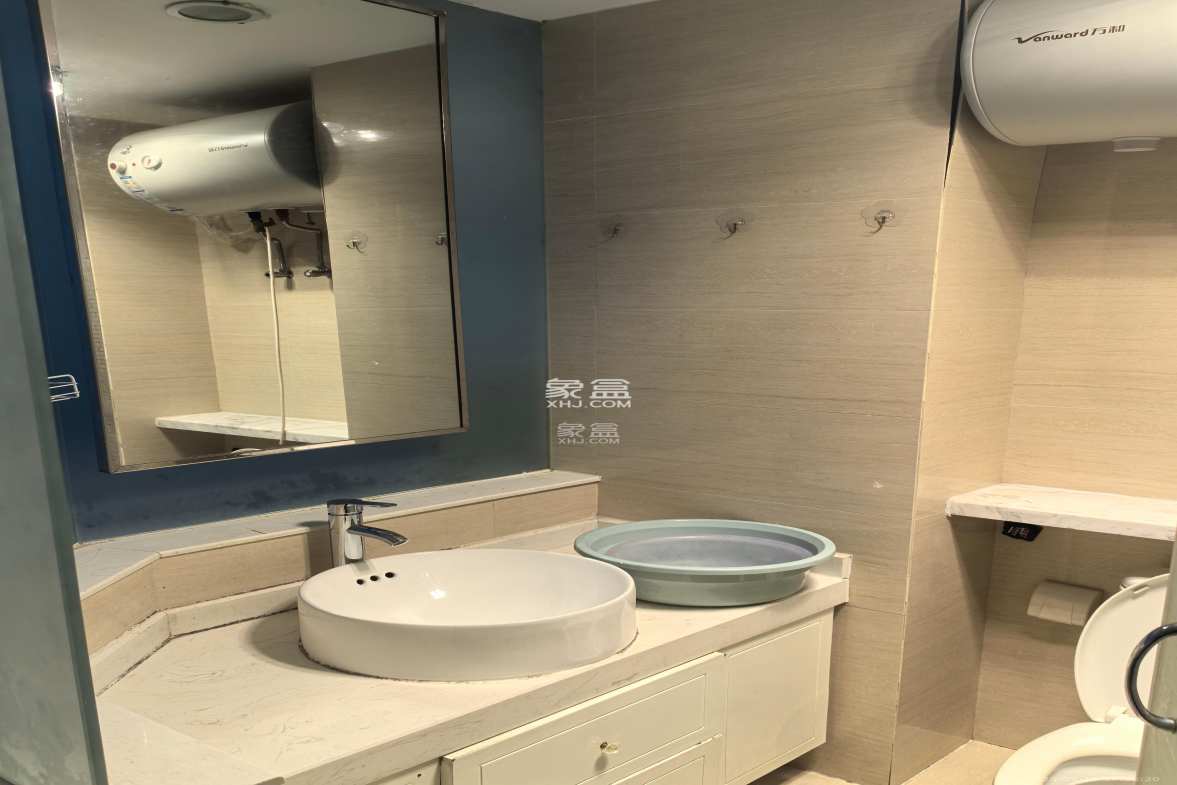 喜盈门范城  1室0厅0卫    1800.0元/月 喜盈门范城  1室0厅0卫    1800.0元/月室内图1