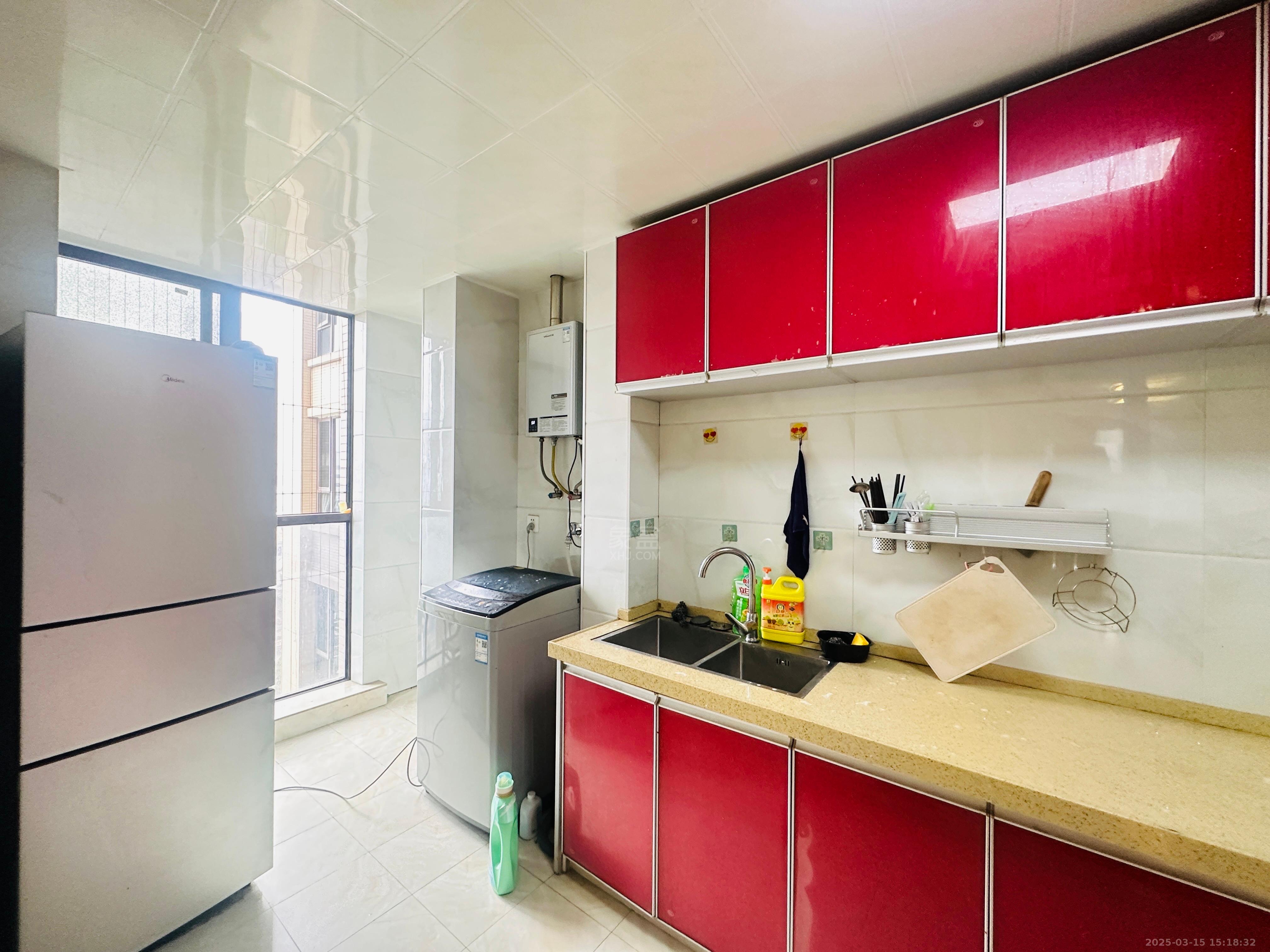 中泰财富湘江 3室2厅1卫 2300.0元/月 中泰财富湘江 3室2厅1卫 2300.0元/月室内图