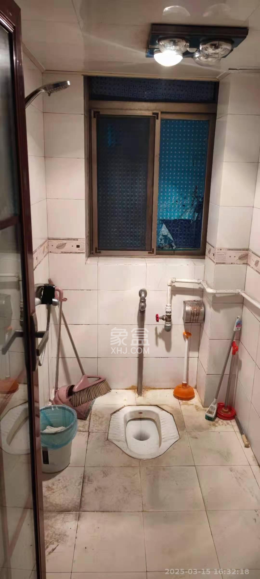 华隆大院 4室2厅2卫 2600.0元/月 华隆大院 4室2厅2卫 2600.0元/月室内图