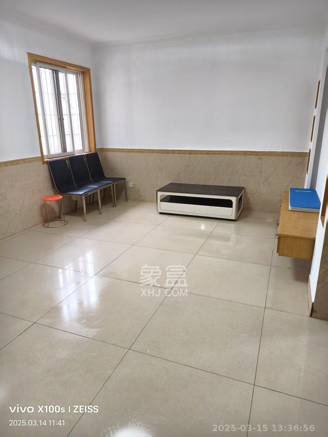 和馨园 4室2厅1卫 2600.0元/月 和馨园 4室2厅1卫 2600.0元/月室内图