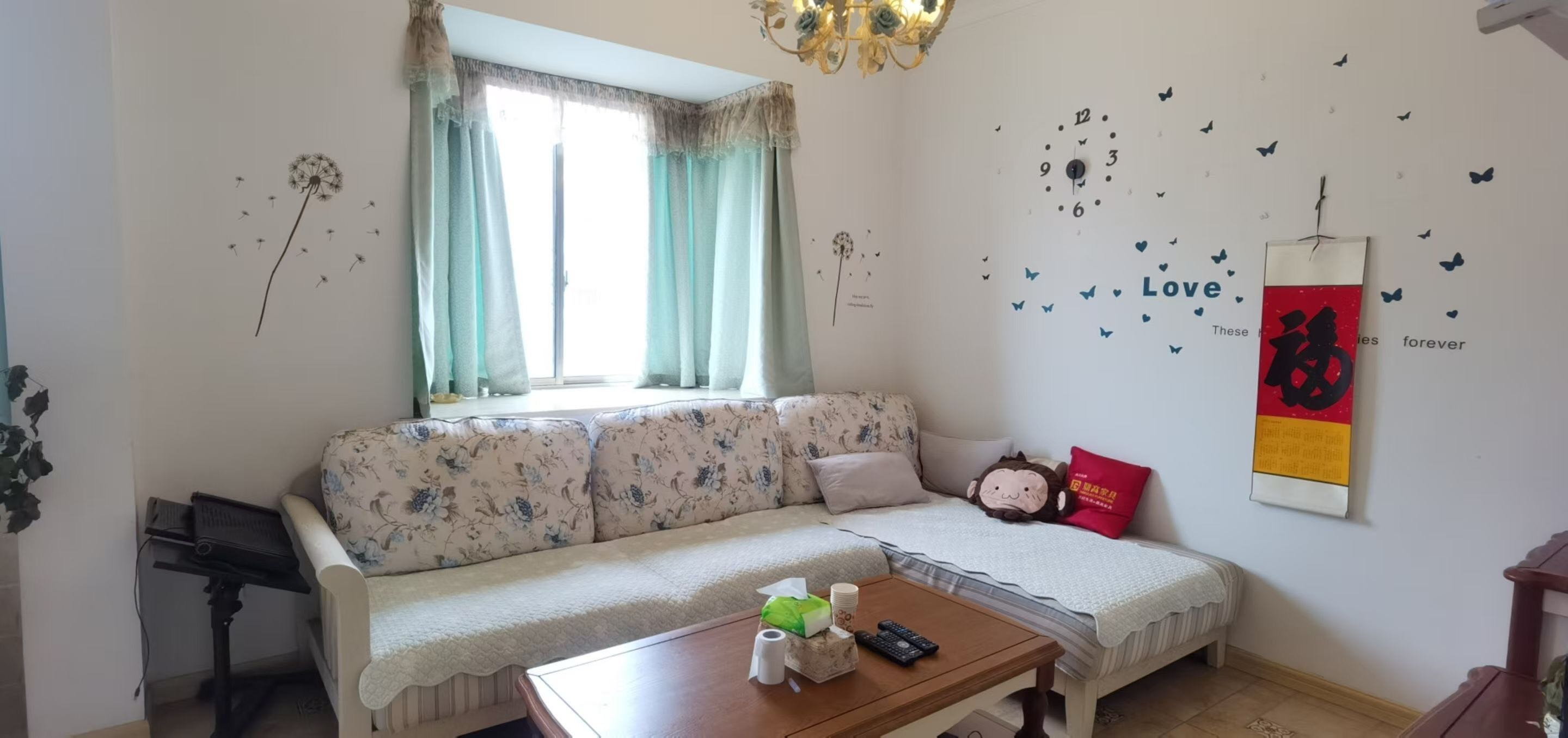 香格里拉 2室2厅1卫 1380.0元/月 香格里拉 2室2厅1卫 1380.0元/月室内图