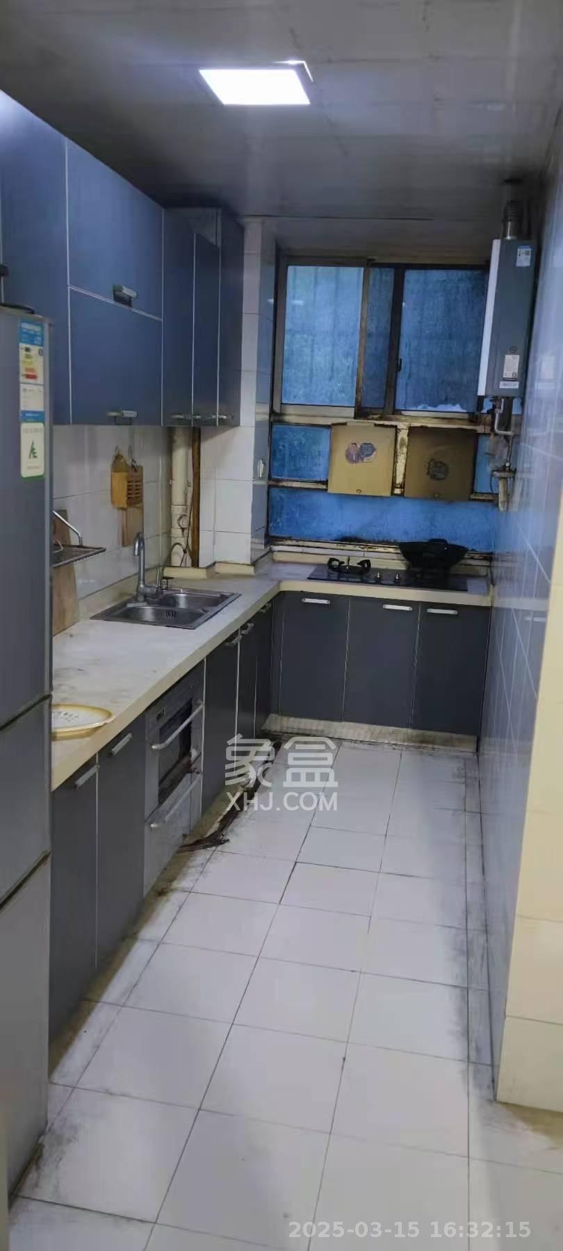 华隆大院 4室2厅2卫 2600.0元/月 华隆大院 4室2厅2卫 2600.0元/月室内图