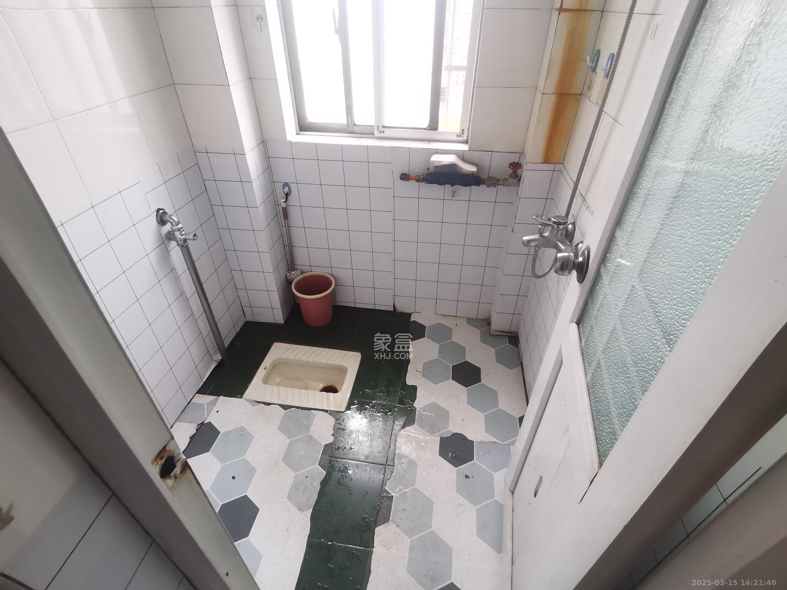 新星小区  3室2厅2卫    1800.0元/月 新星小区  3室2厅2卫    1800.0元/月室内图