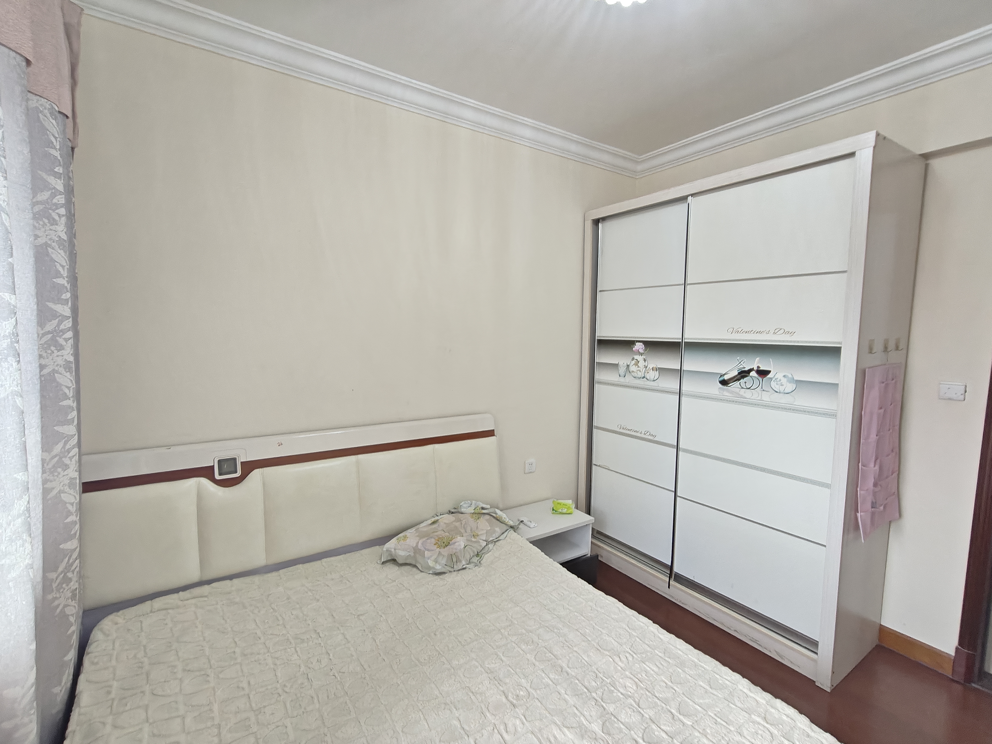 恒大华府 3室2厅2卫 1600.0元/月 恒大华府 3室2厅2卫 1600.0元/月室内图