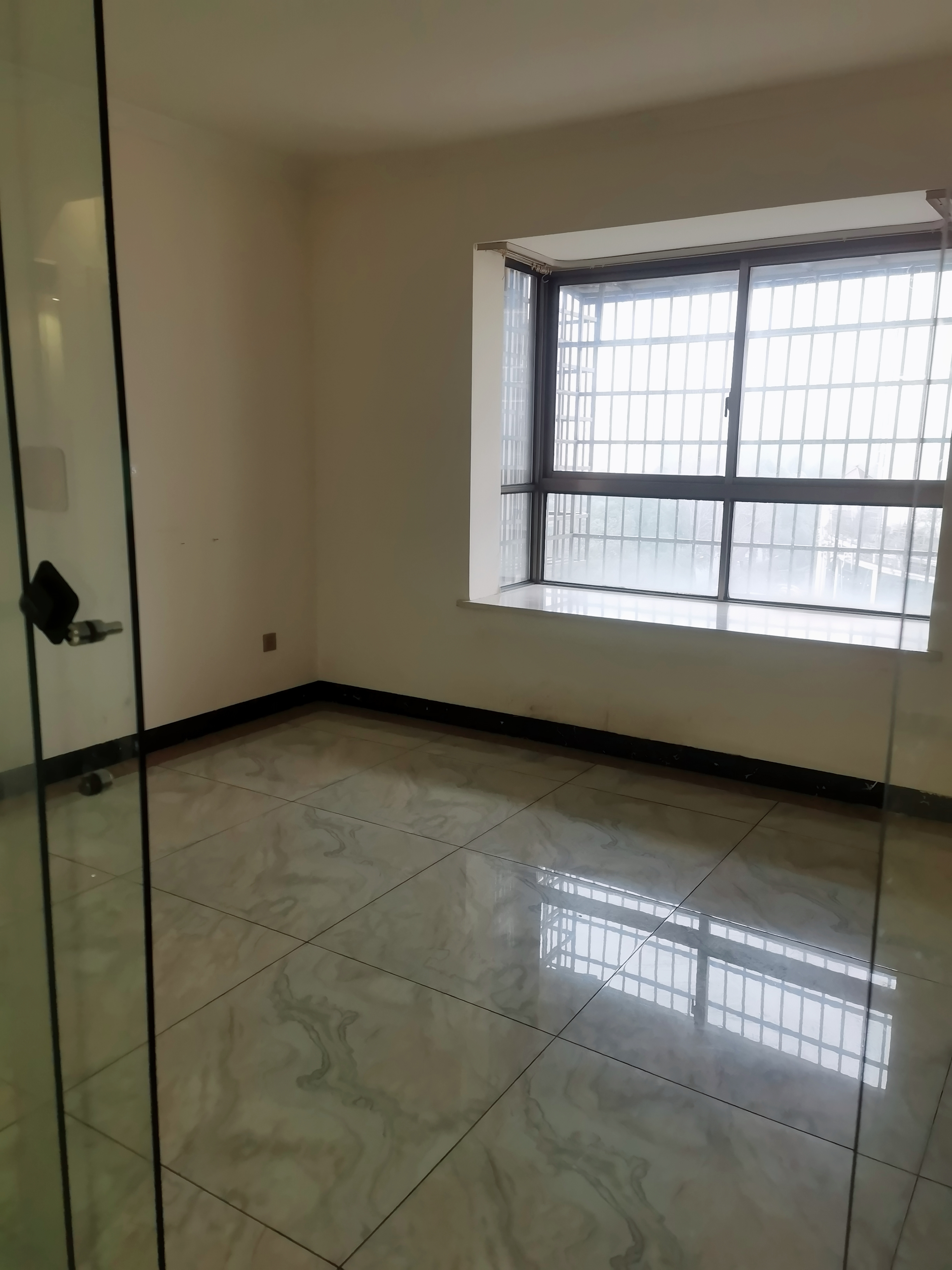 益秀园 4室2厅2卫 1800.0元/月 益秀园 4室2厅2卫 1800.0元/月室内图