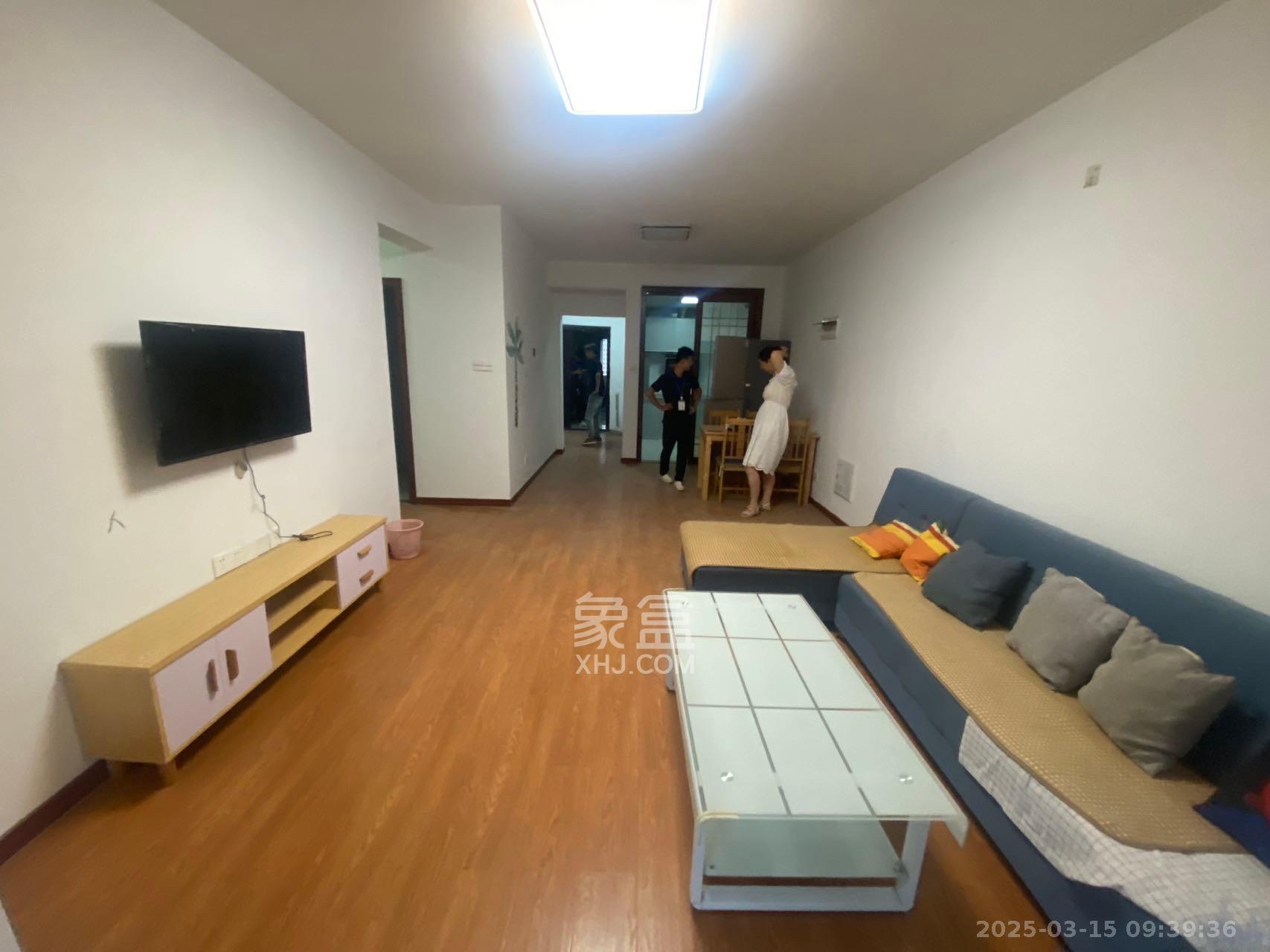 鸿运佳苑  3室2厅2卫   2100.00元/月室内图