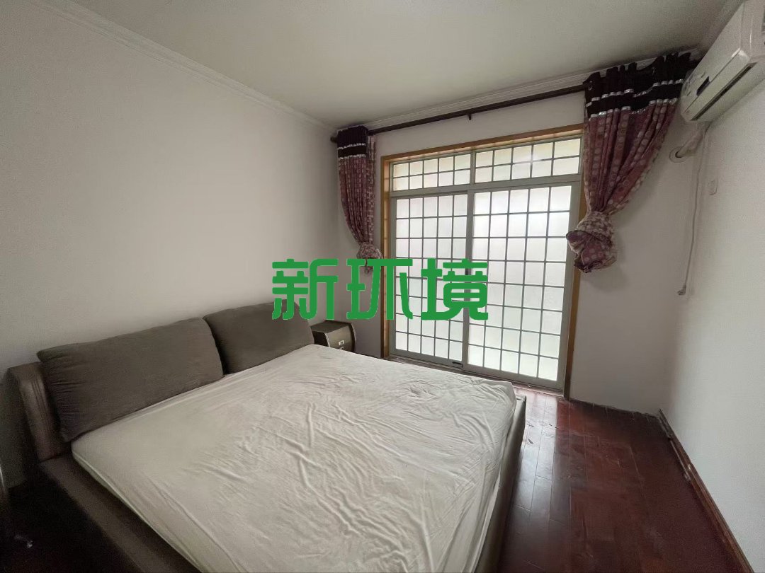 华宇新村  3室2厅1卫   58.00万客厅
