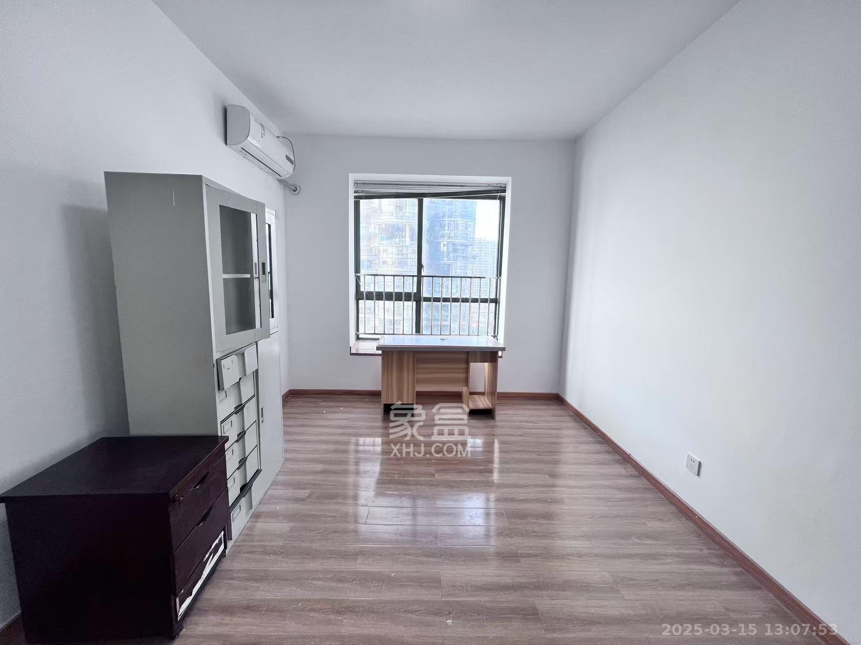 湘江世纪城富湾国际 5室2厅2卫 9000.0元/月 湘江世纪城富湾国际 5室2厅2卫 9000.0元/月室内图