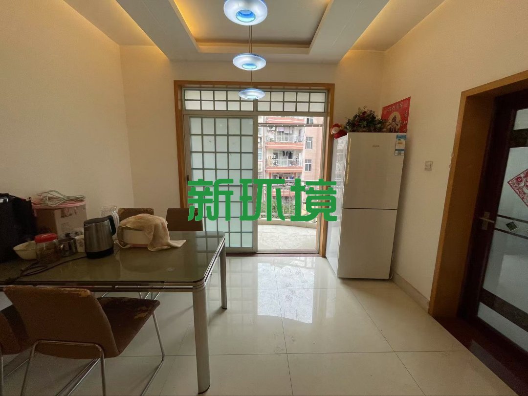 华宇新村  3室2厅1卫   58.00万客厅