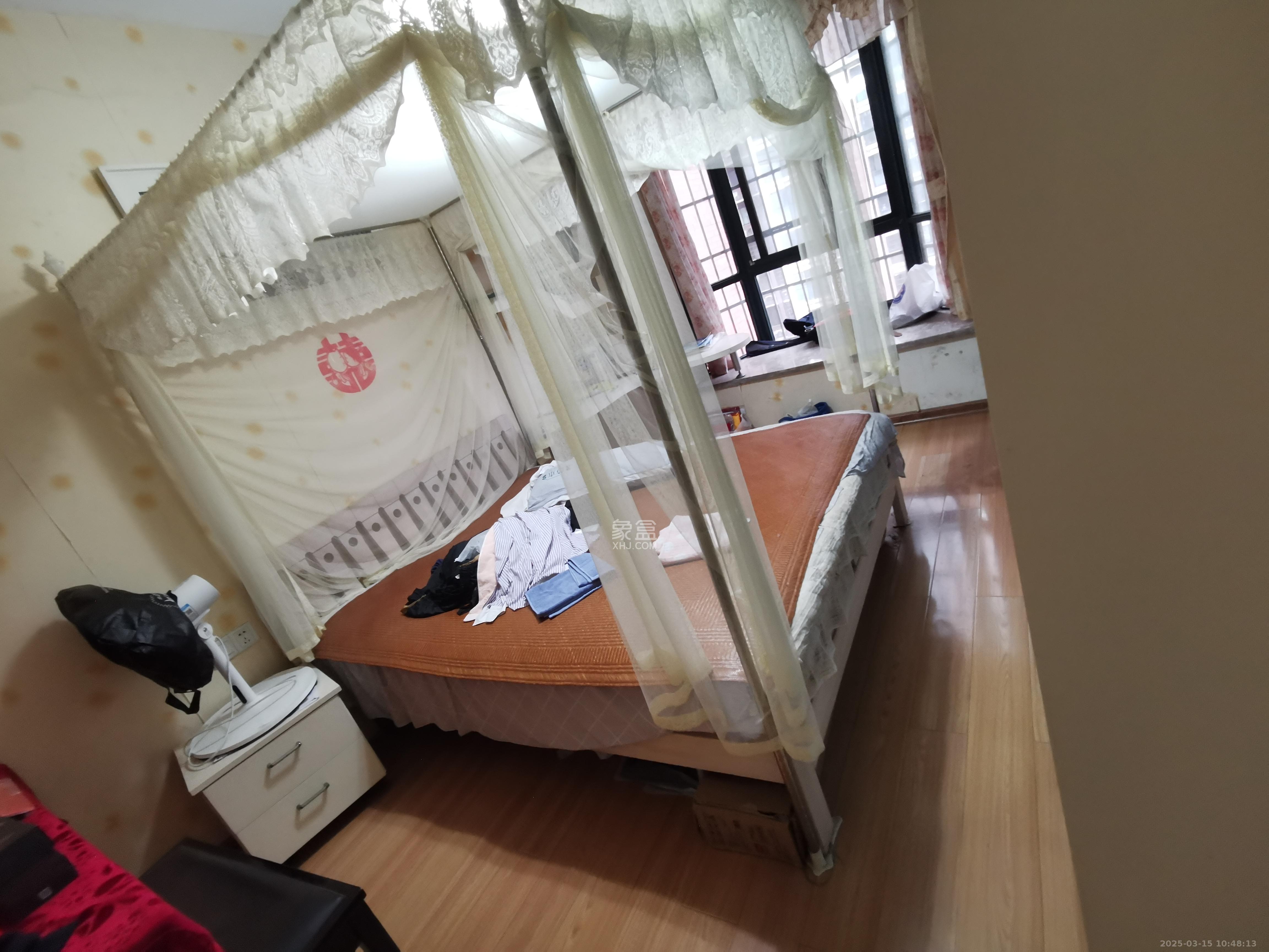 天城湖光山色 4室2厅2卫 3600.0元/月 天城湖光山色 4室2厅2卫 3600.0元/月室内图